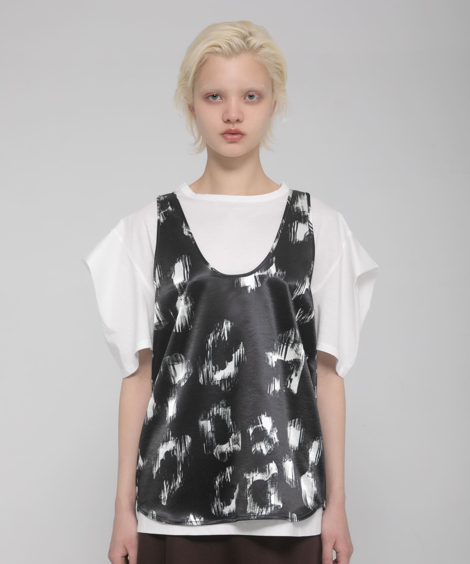 tack sleeve tee