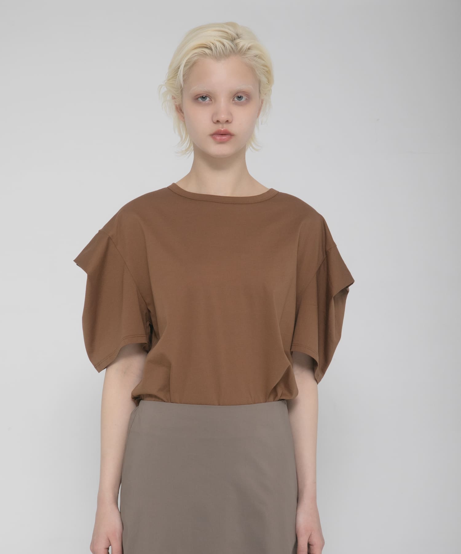tack sleeve tee