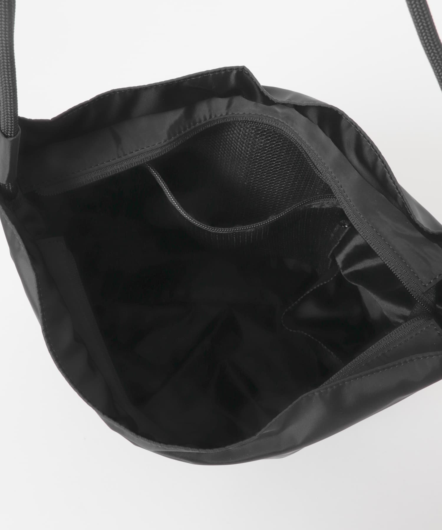 撥水コード紐ショルダーバッグ BLACK One