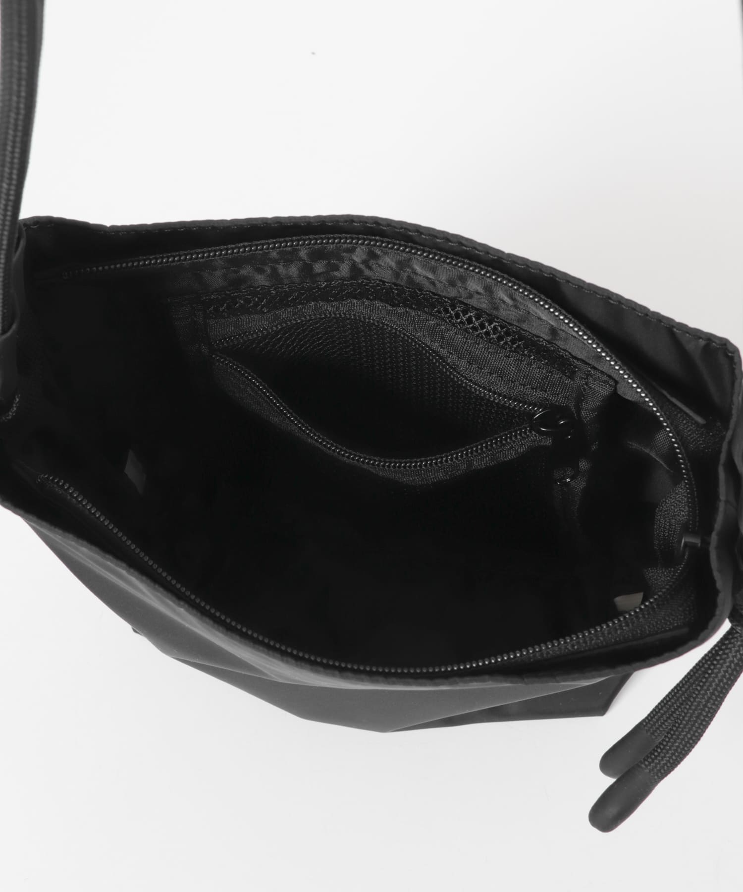 プチ撥水コード紐ショルダーバッグ(One BLACK): バッグ｜URBAN
