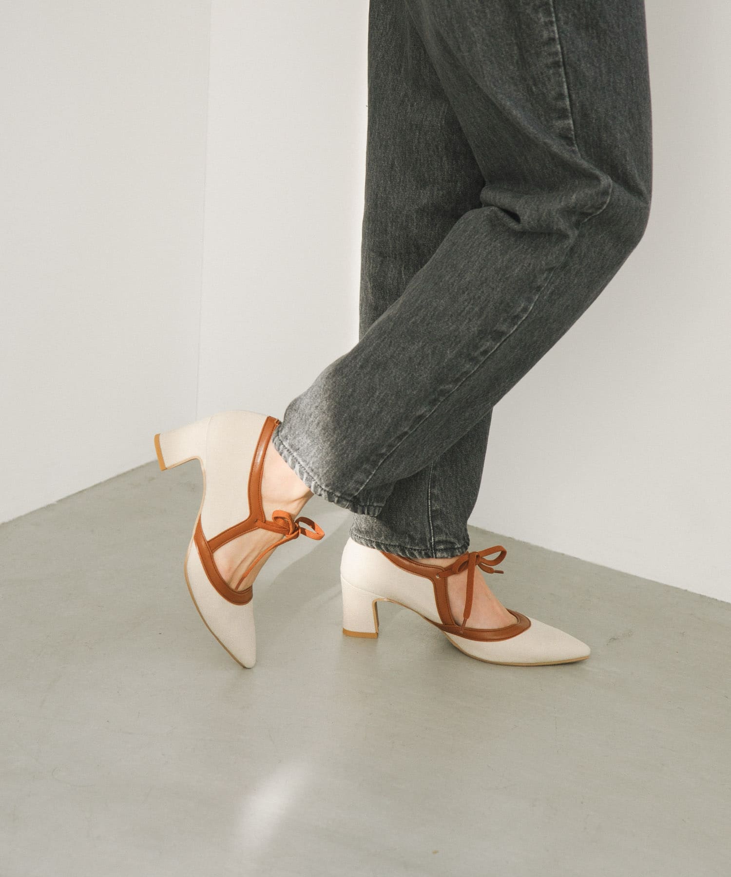 『別注』AJUGA.×RODE SKO　『MADE IN JAPAN』チャンキーヒールリボンパンプス OFFxCAMEL 36