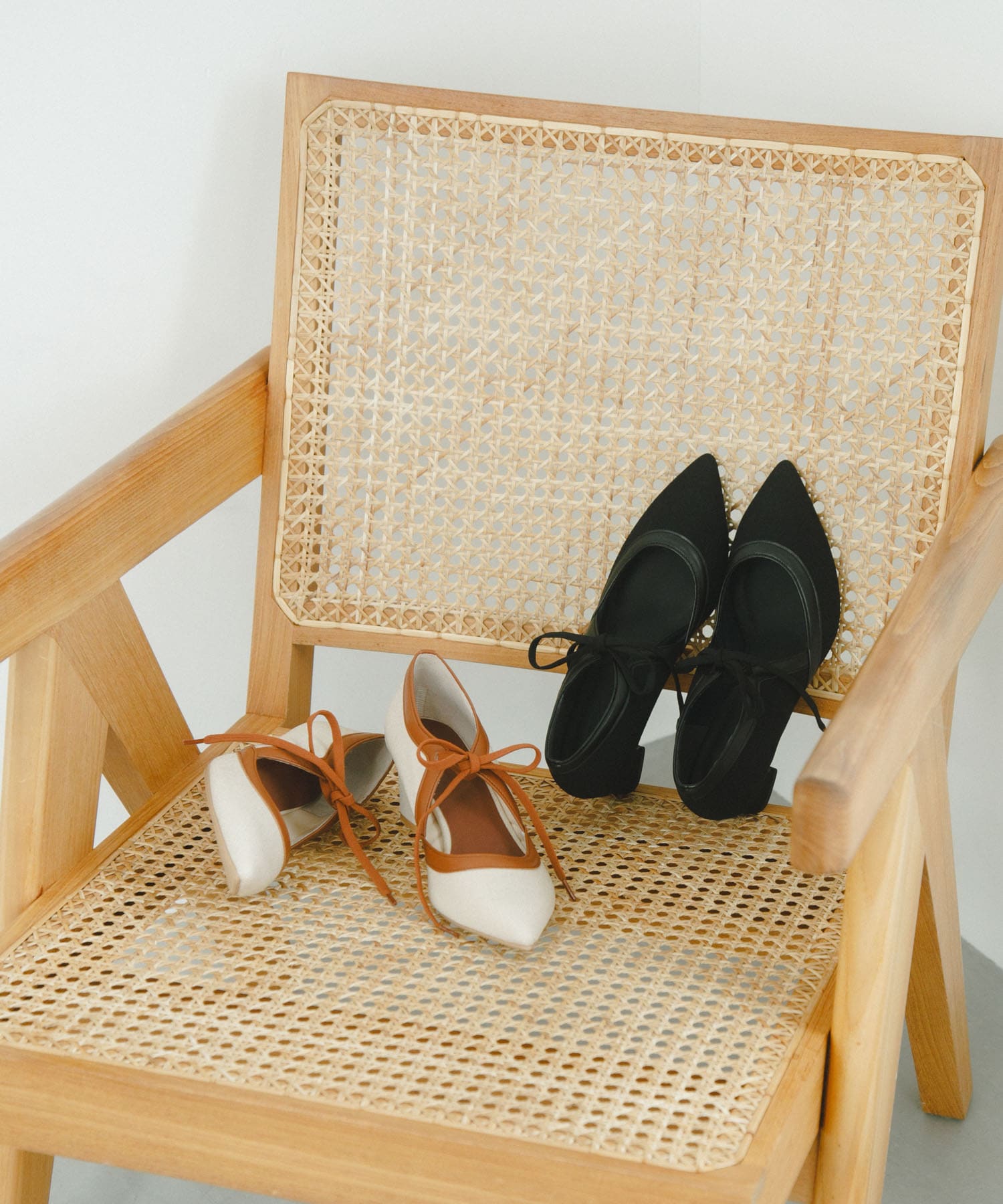 『別注』AJUGA.×RODE SKO　『MADE IN JAPAN』チャンキーヒールリボンパンプス OFFxCAMEL 36