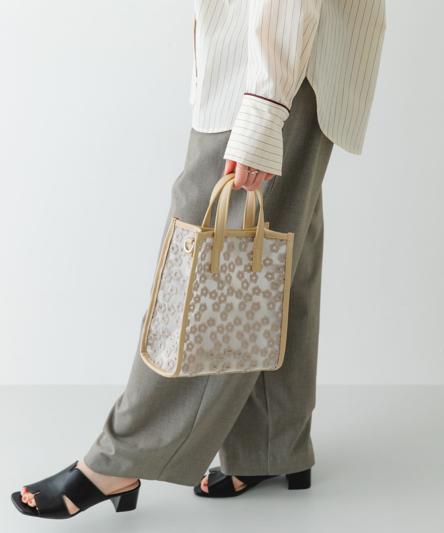 フラワーシアー2WAYハンドバッグ BEIGE One
