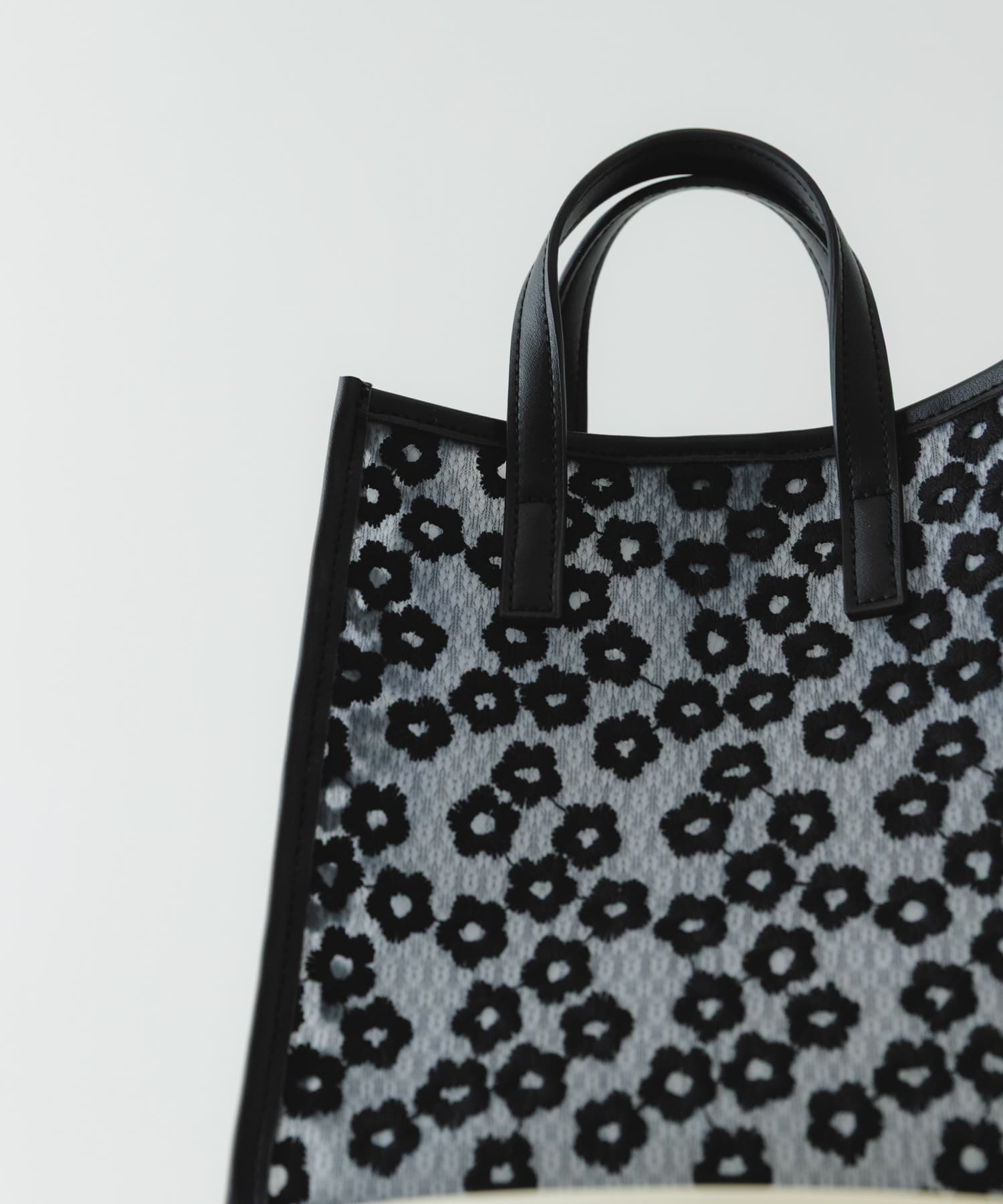 フラワーシアー2WAYハンドバッグ BLACK One