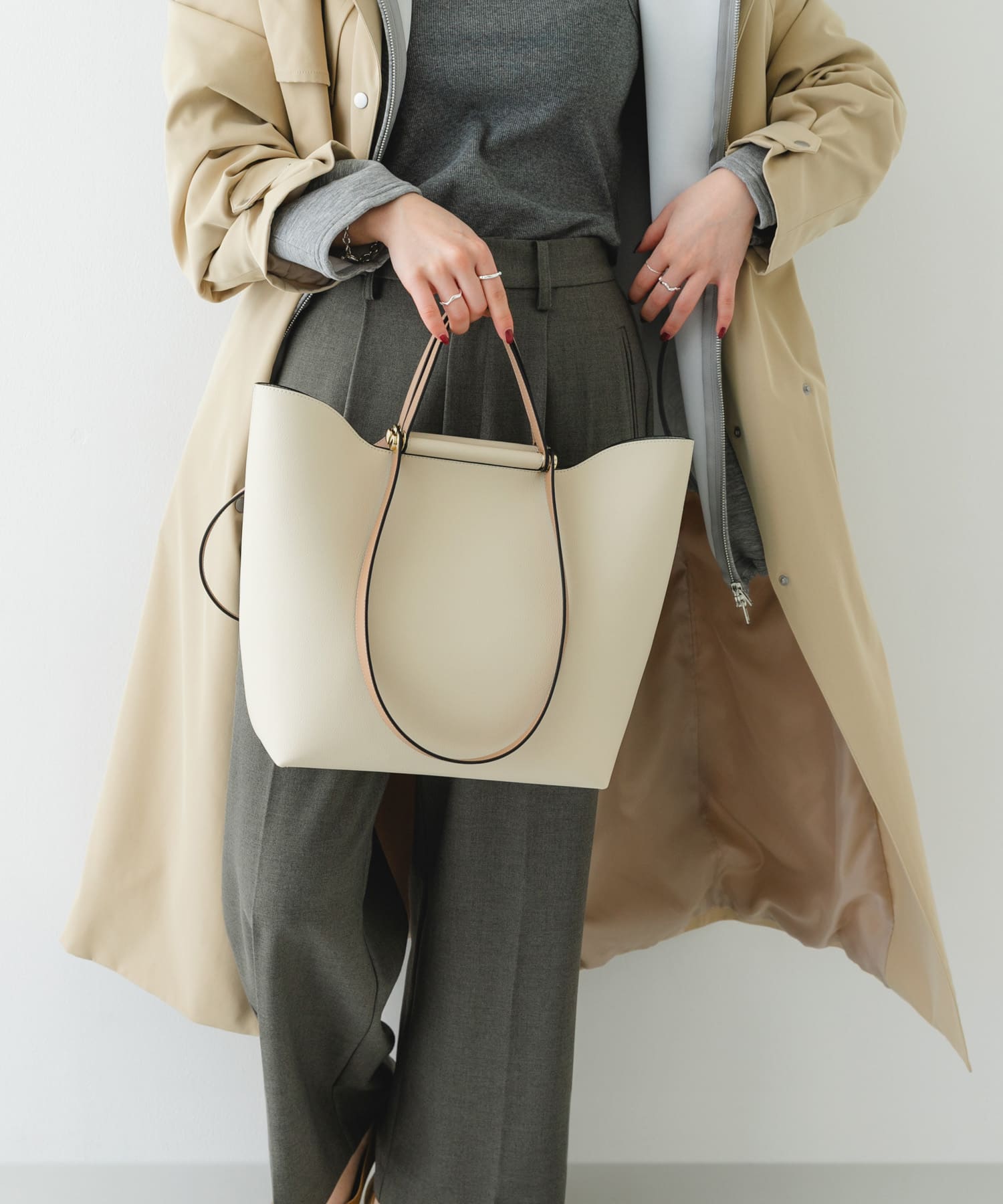 2ハンドルデザイントートバッグ IVORY One