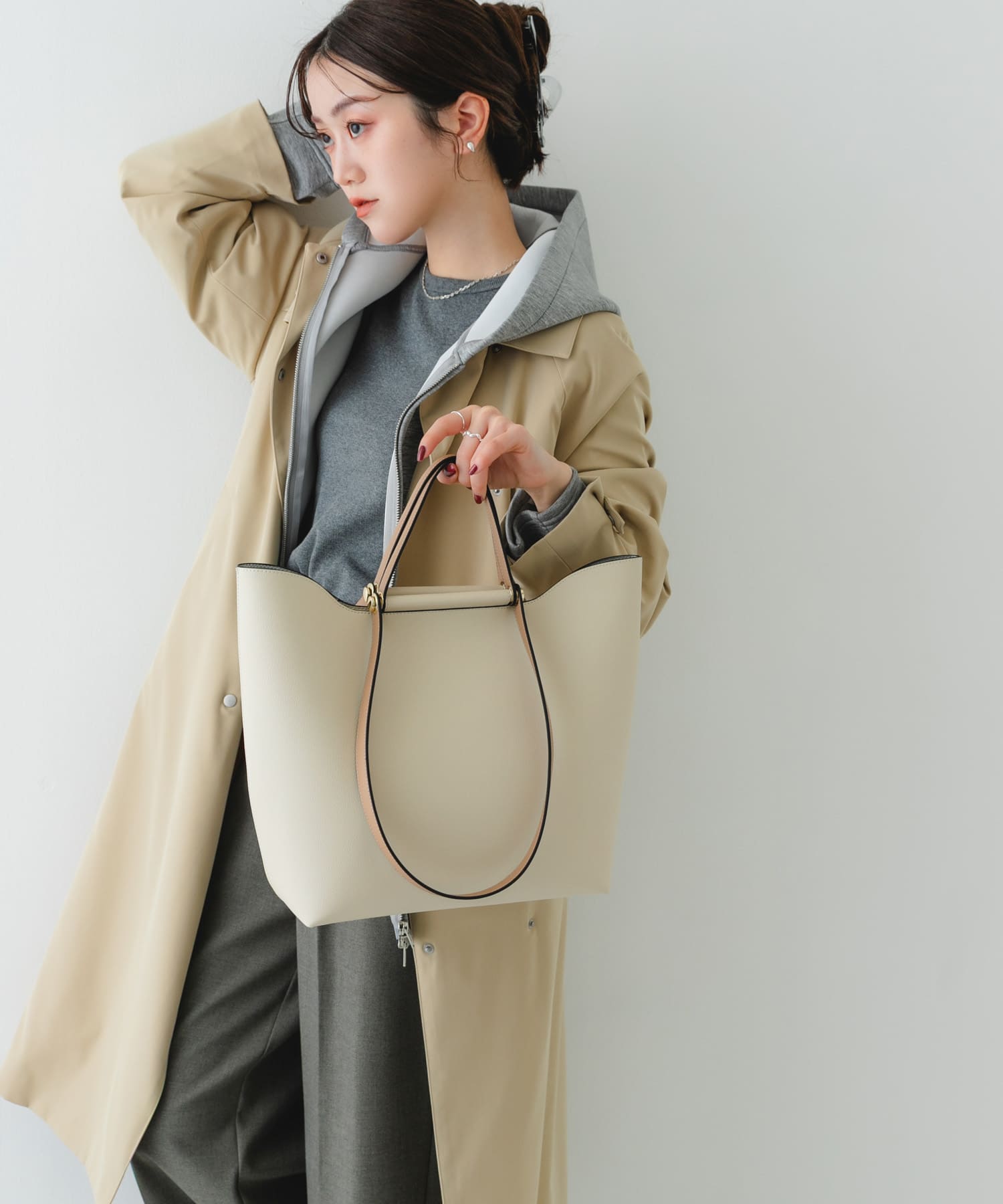 2ハンドルデザイントートバッグ IVORY One
