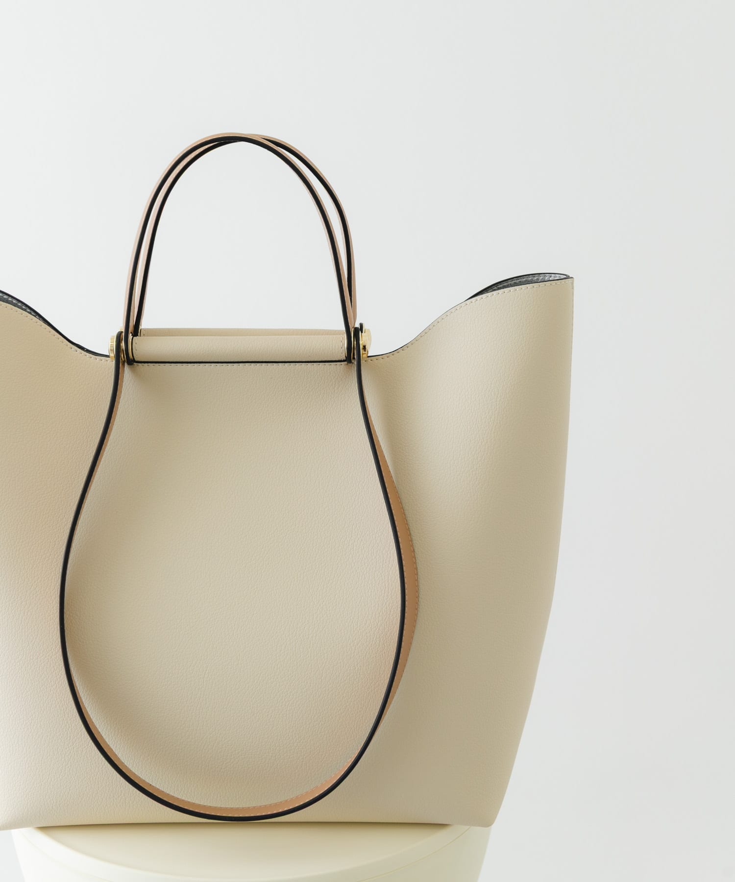 2ハンドルデザイントートバッグ IVORY One