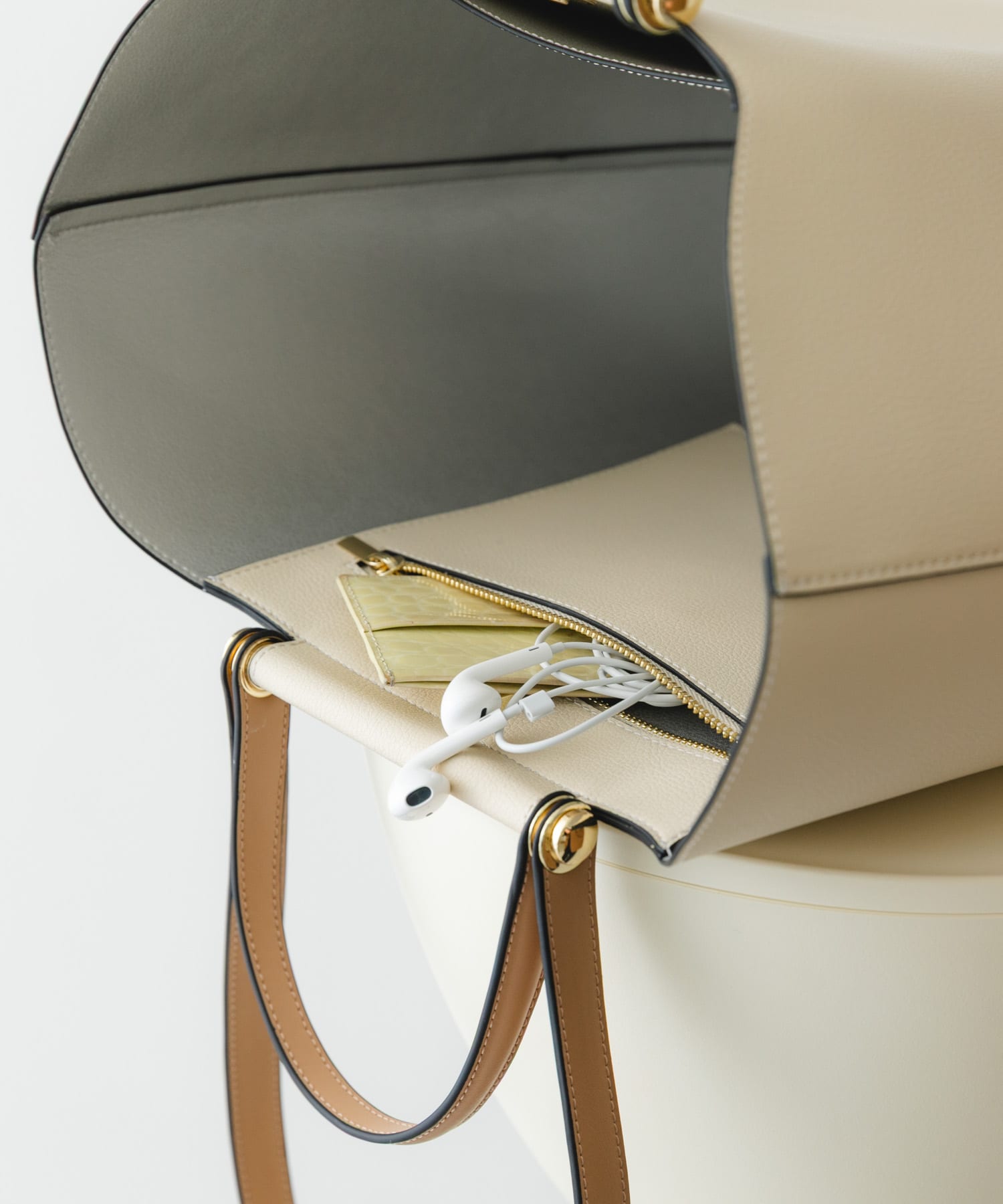 2ハンドルデザイントートバッグ IVORY One