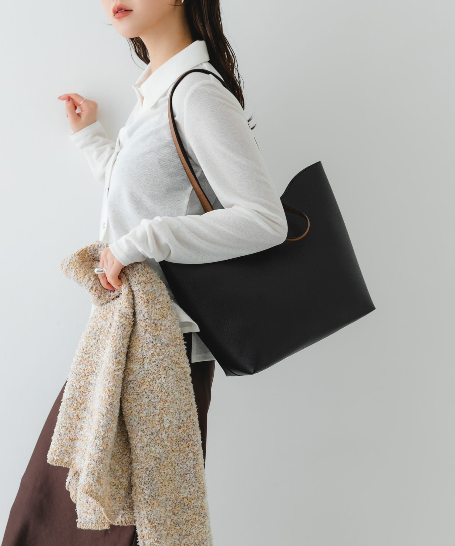 2ハンドルデザイントートバッグ BLACK One