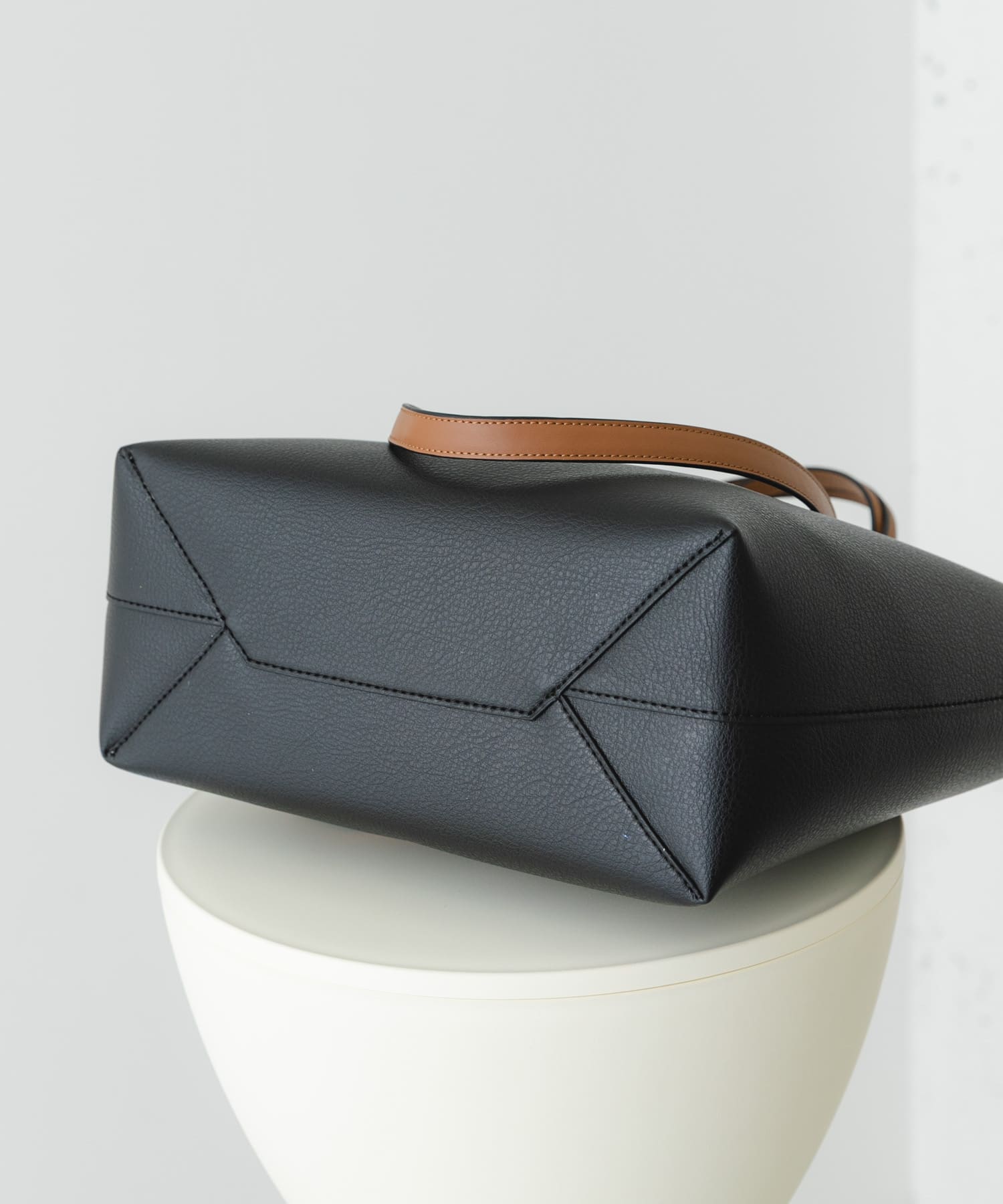 2ハンドルデザイントートバッグ BLACK One