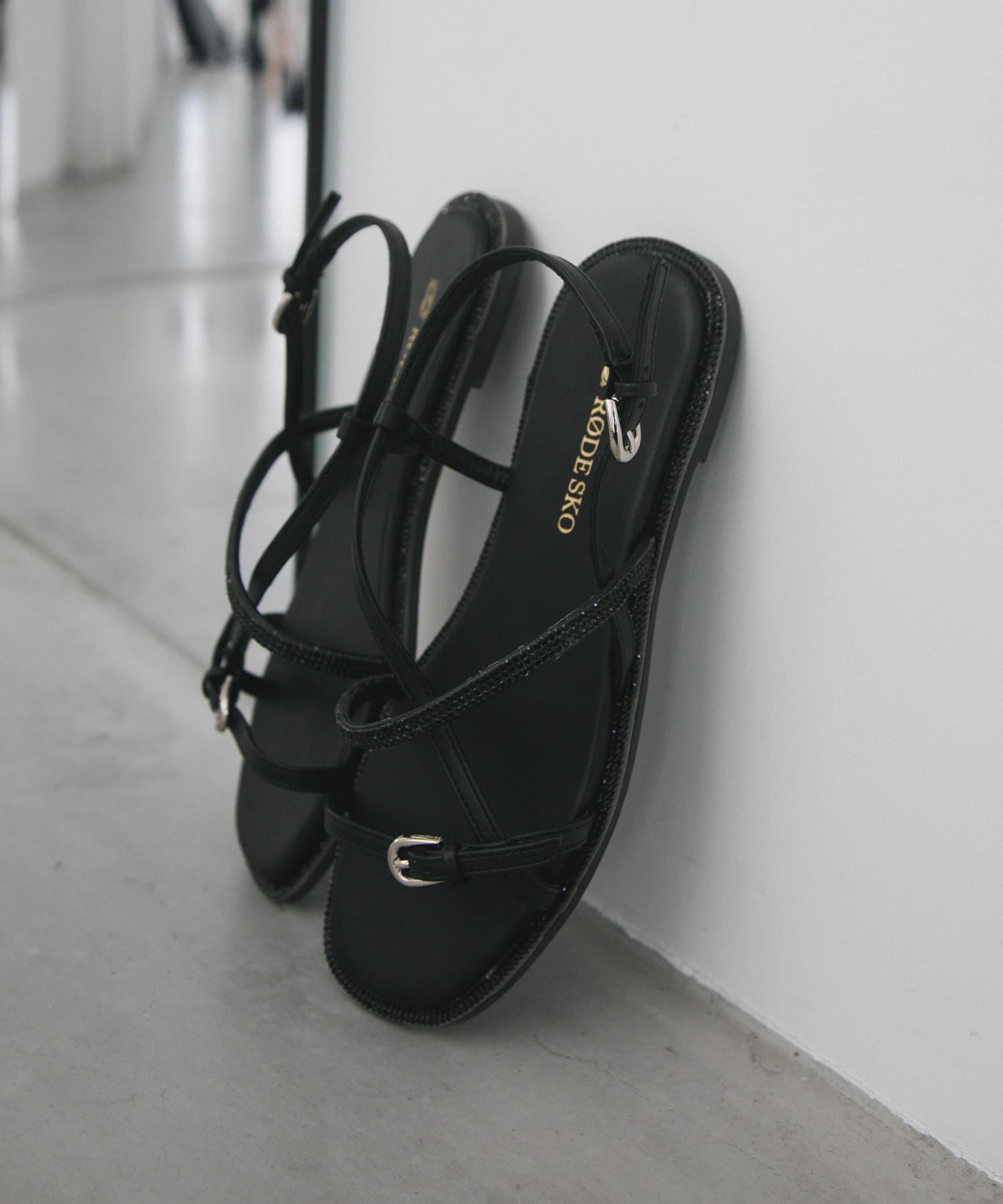 ラインストーンストラップサンダル BLACK 36