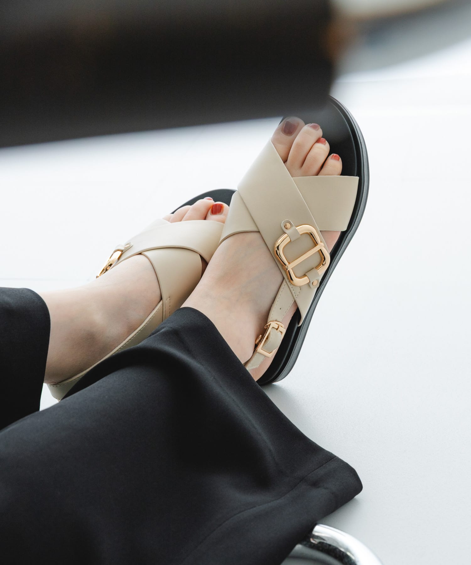 クロスサンダル