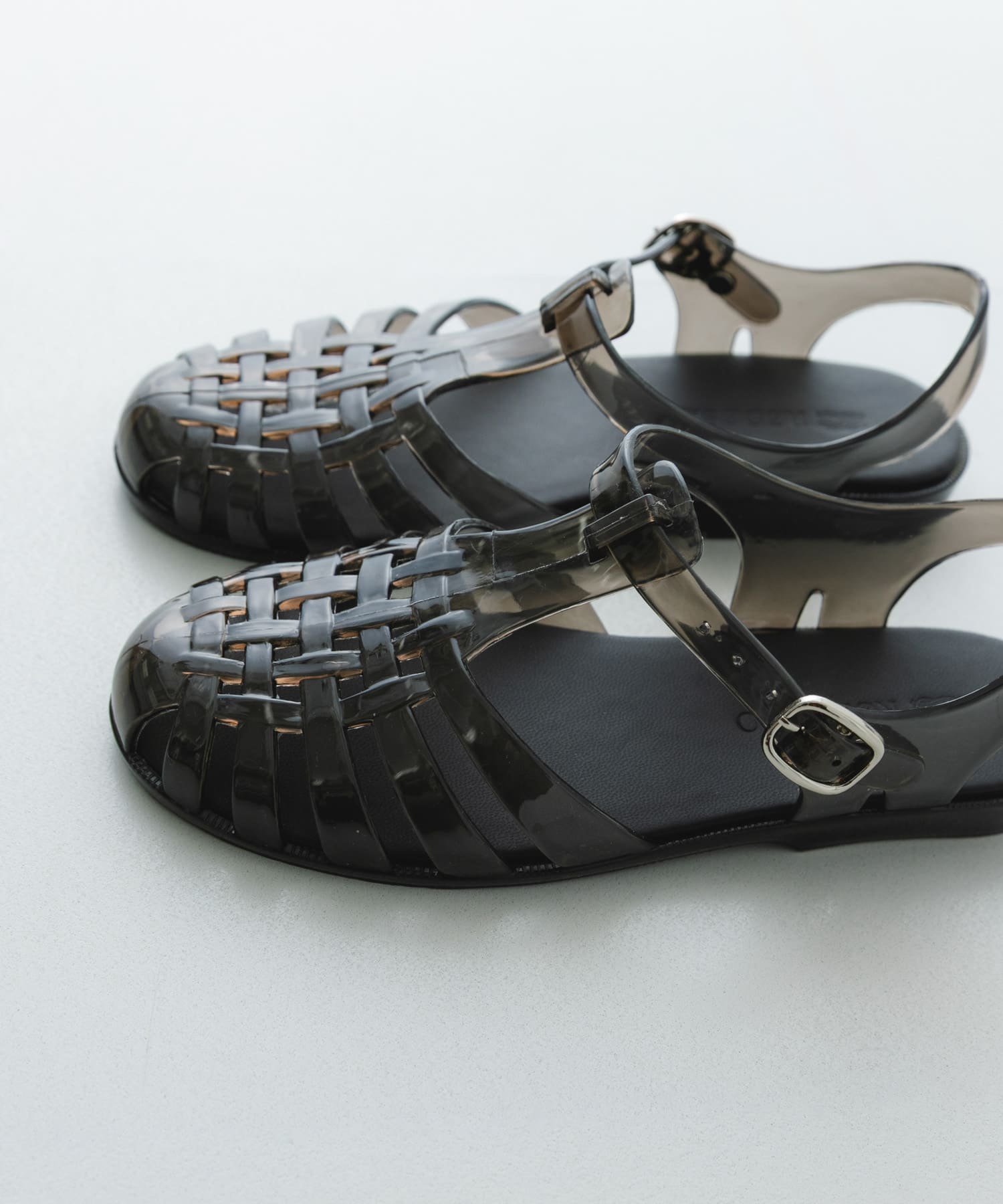 クリアカラーグルカサンダル