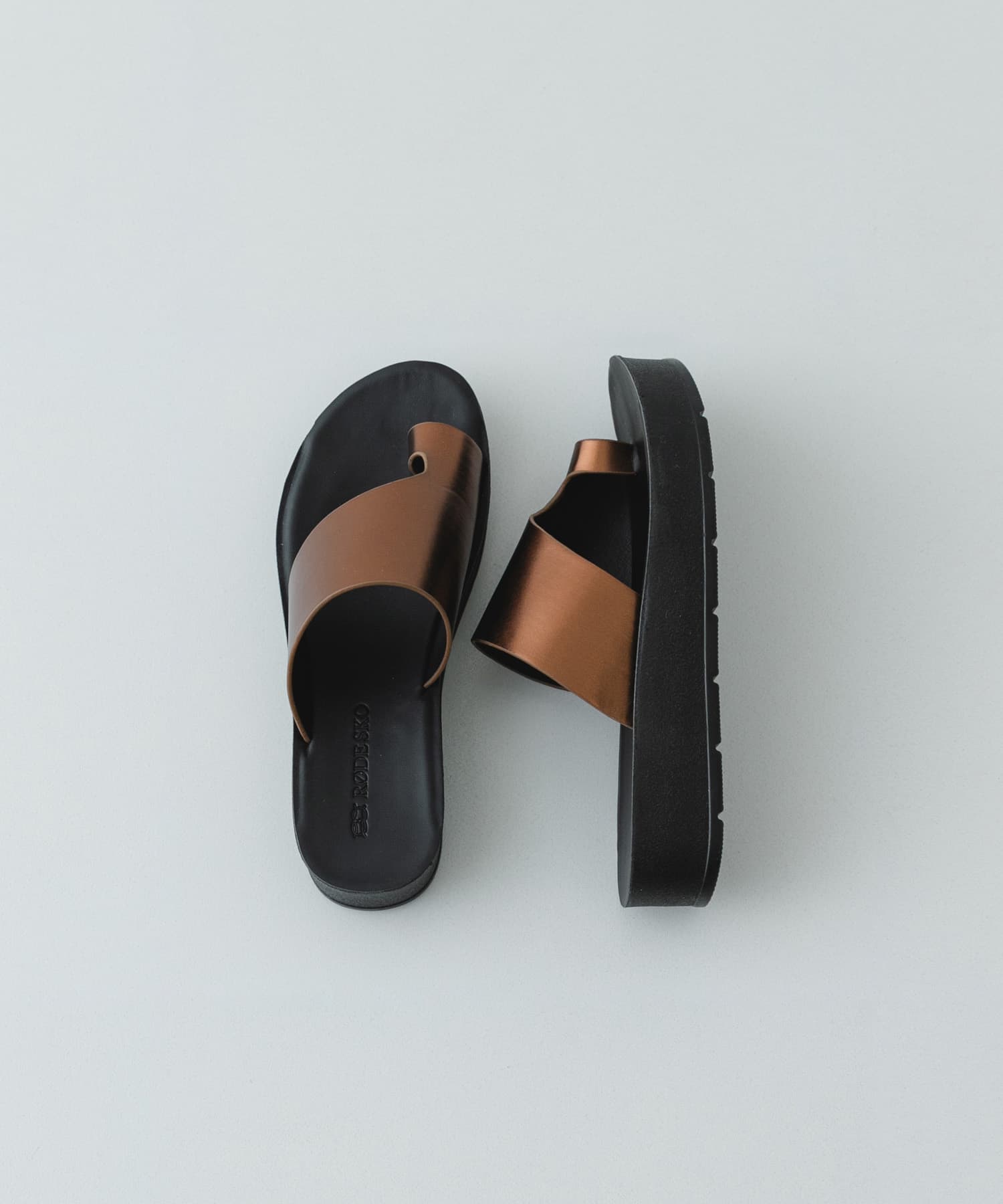 厚底トングサンダル BROWN MET 36