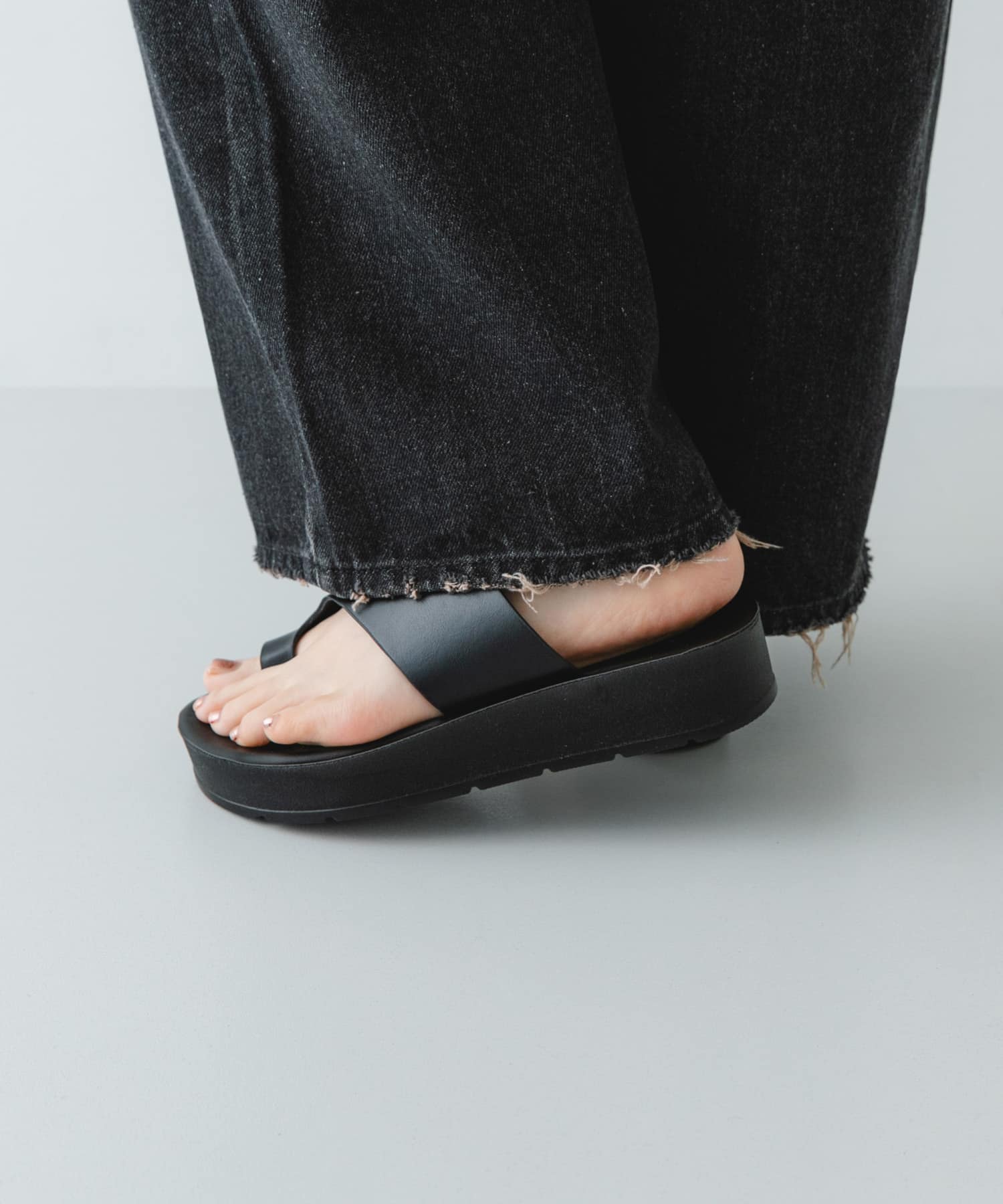 厚底トングサンダル BLACK 36