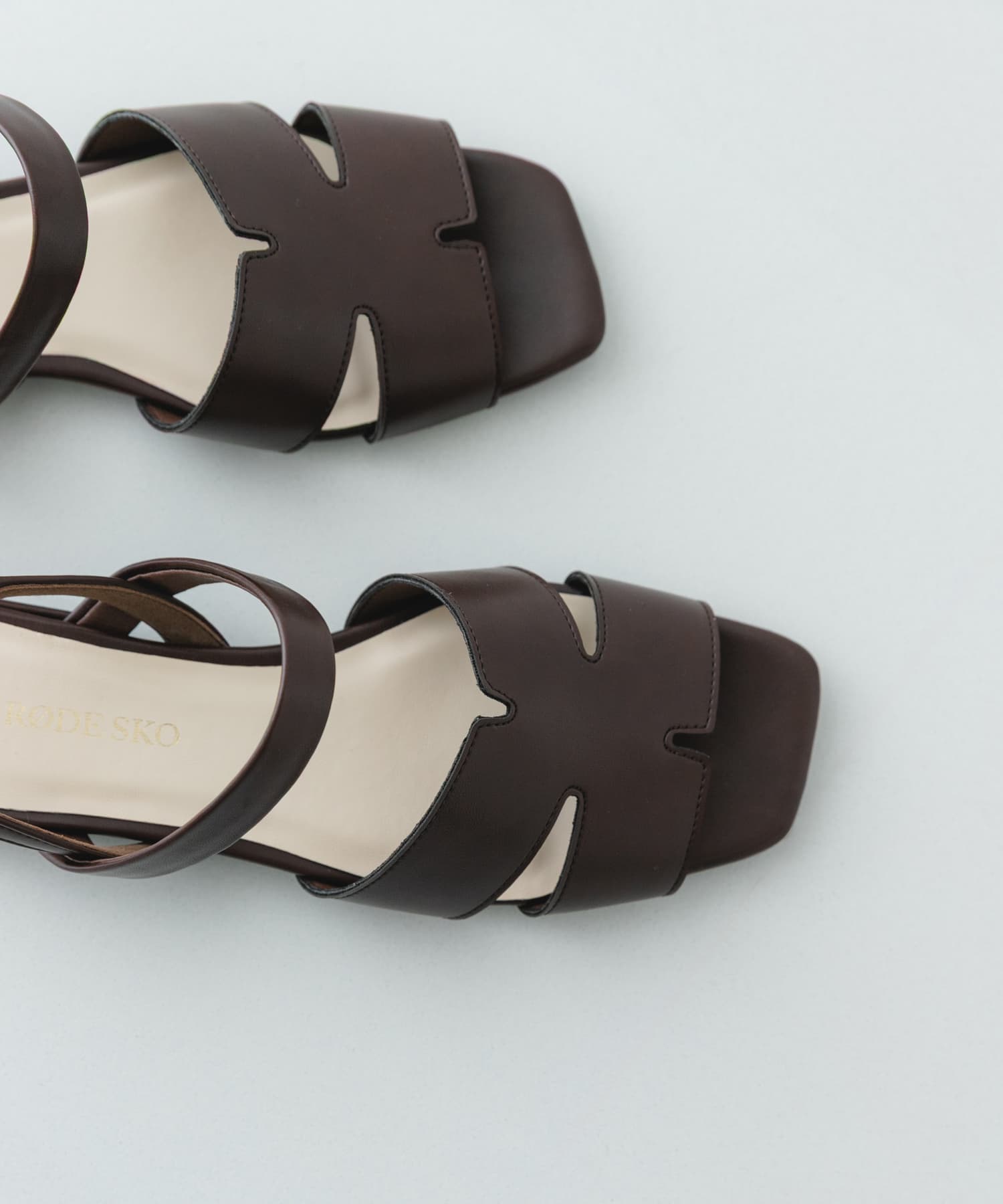 DARK BROWN