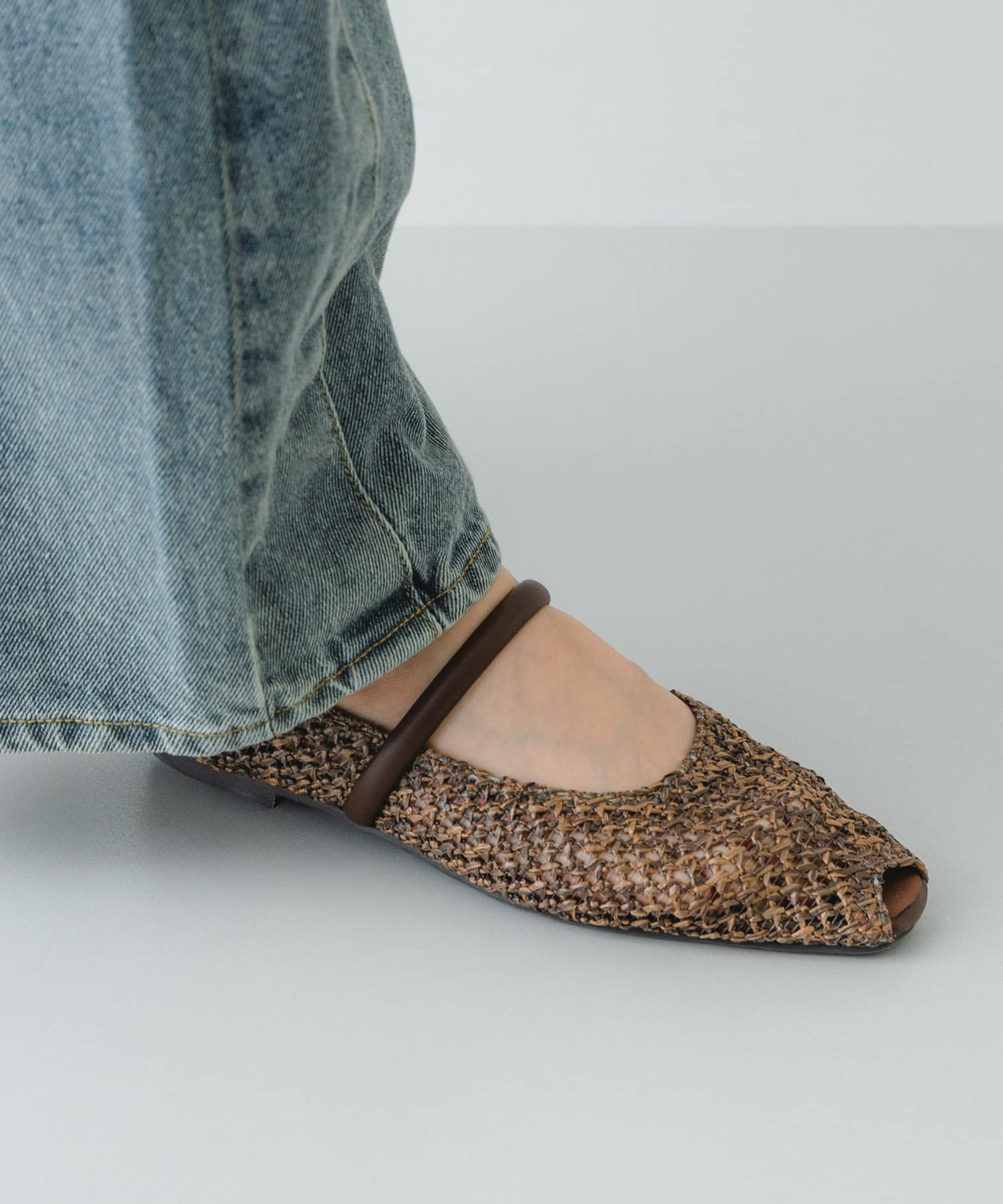 ピープトゥベルトメッシュフラット BROWN 36