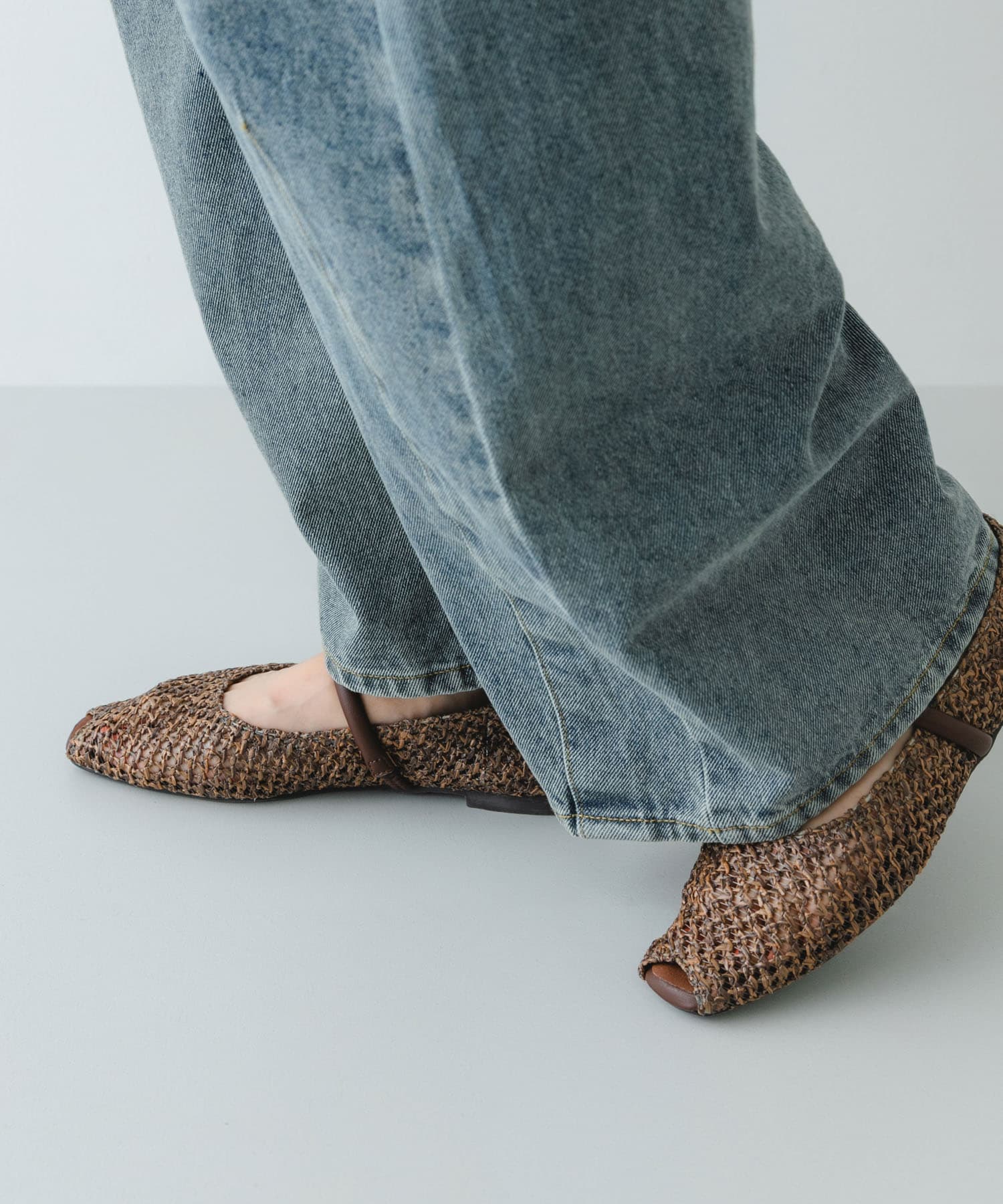 ピープトゥベルトメッシュフラット BROWN 36