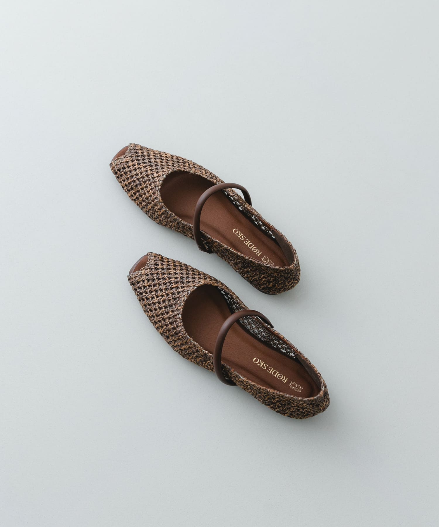 ピープトゥベルトメッシュフラット BROWN 36