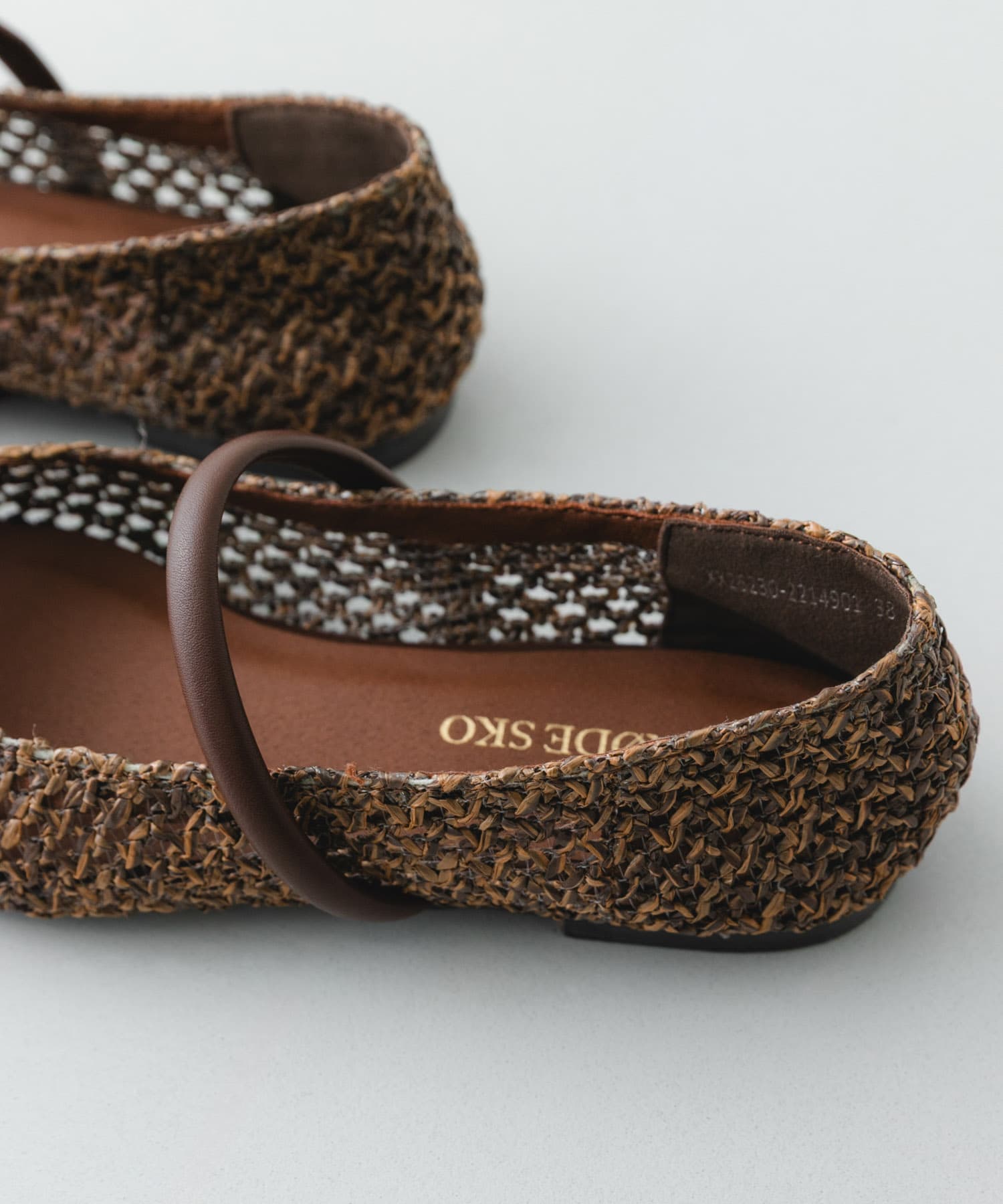 ピープトゥベルトメッシュフラット BROWN 36