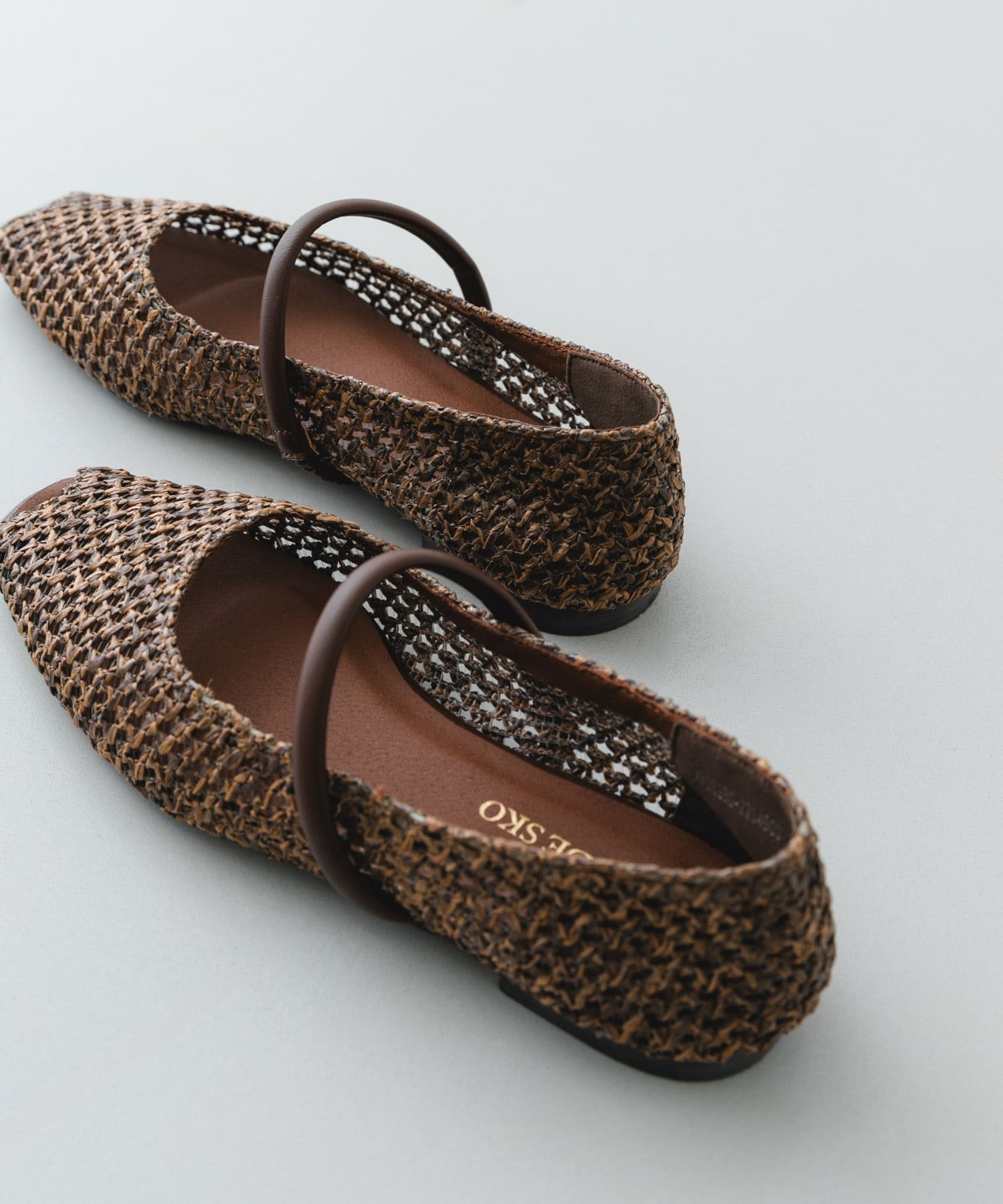 ピープトゥベルトメッシュフラット BROWN 36