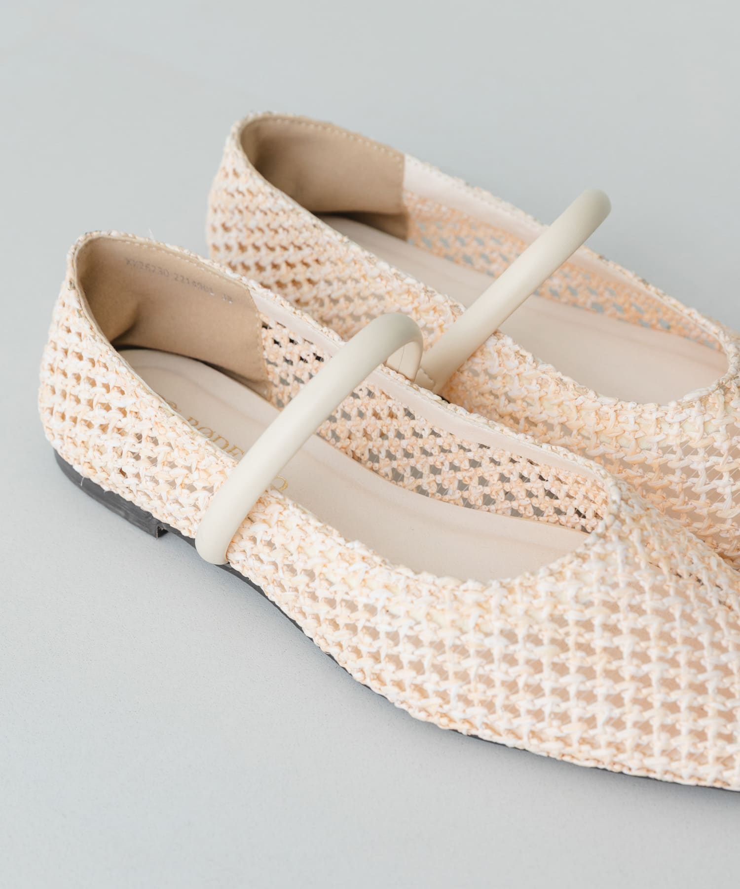 ピープトゥベルトメッシュフラット IVORY 36