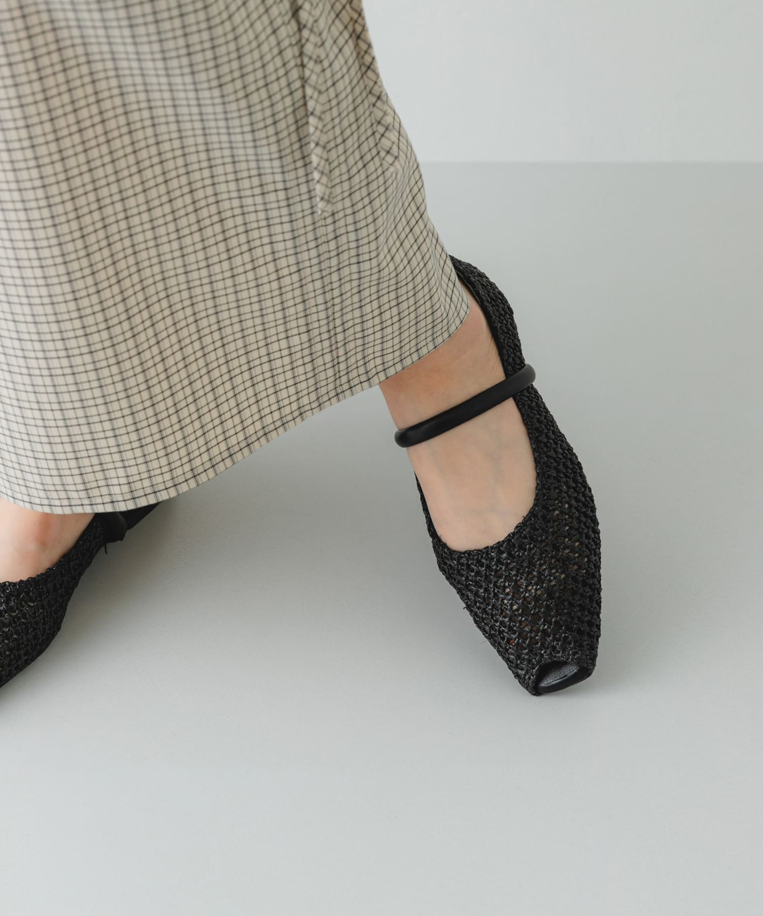 ピープトゥベルトメッシュフラット BLACK 36
