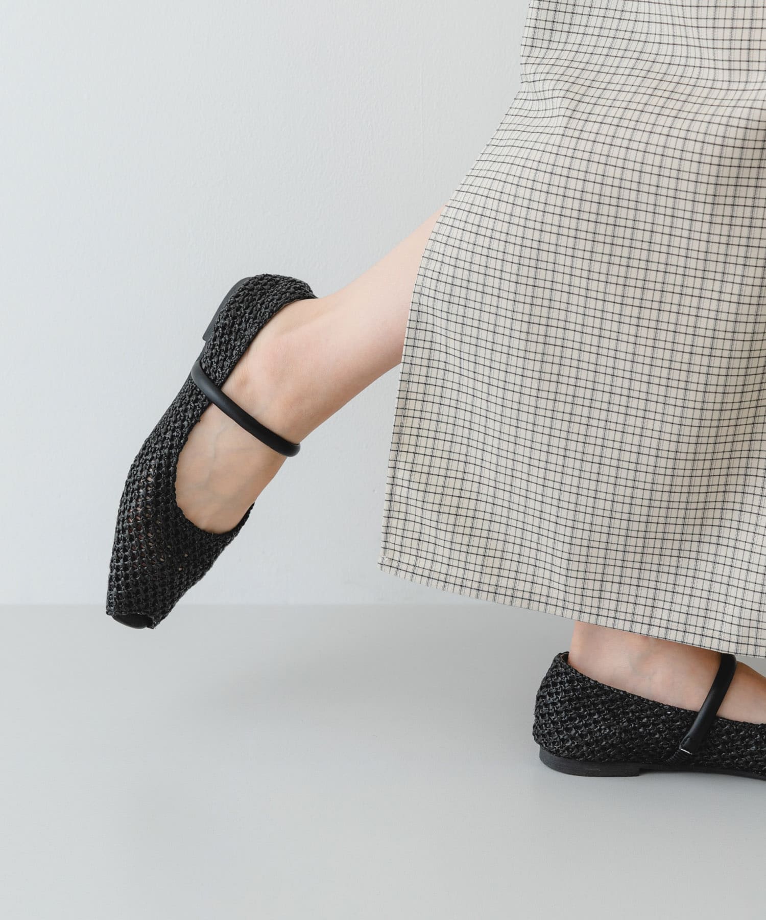 ピープトゥベルトメッシュフラット BLACK 36