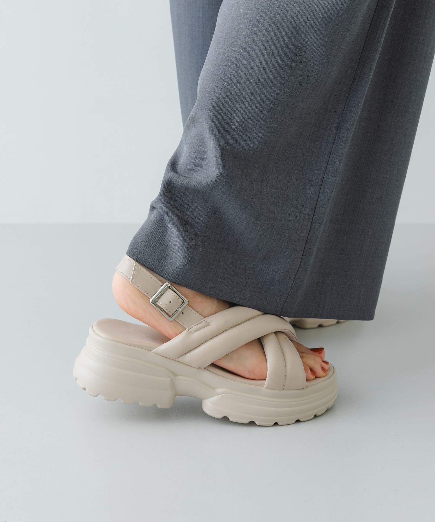 パテッドボリュームソールサンダル BEIGE 37