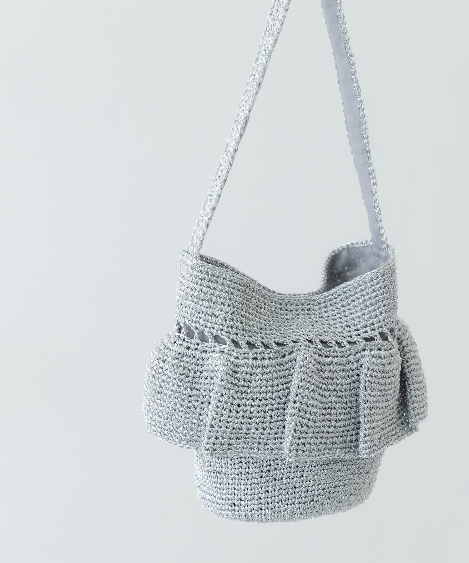 ワンハンドルフリルラメバッグ SILVER One