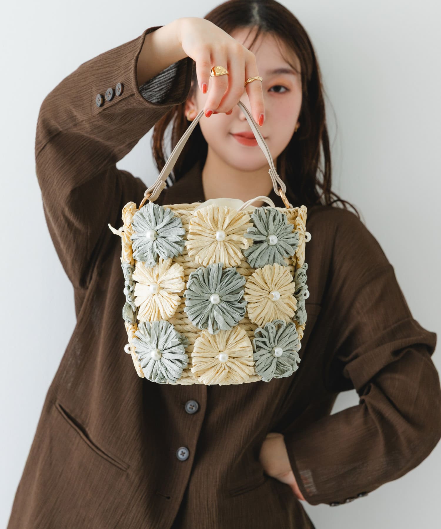 フラワーモチーフ雑材バケツバッグ