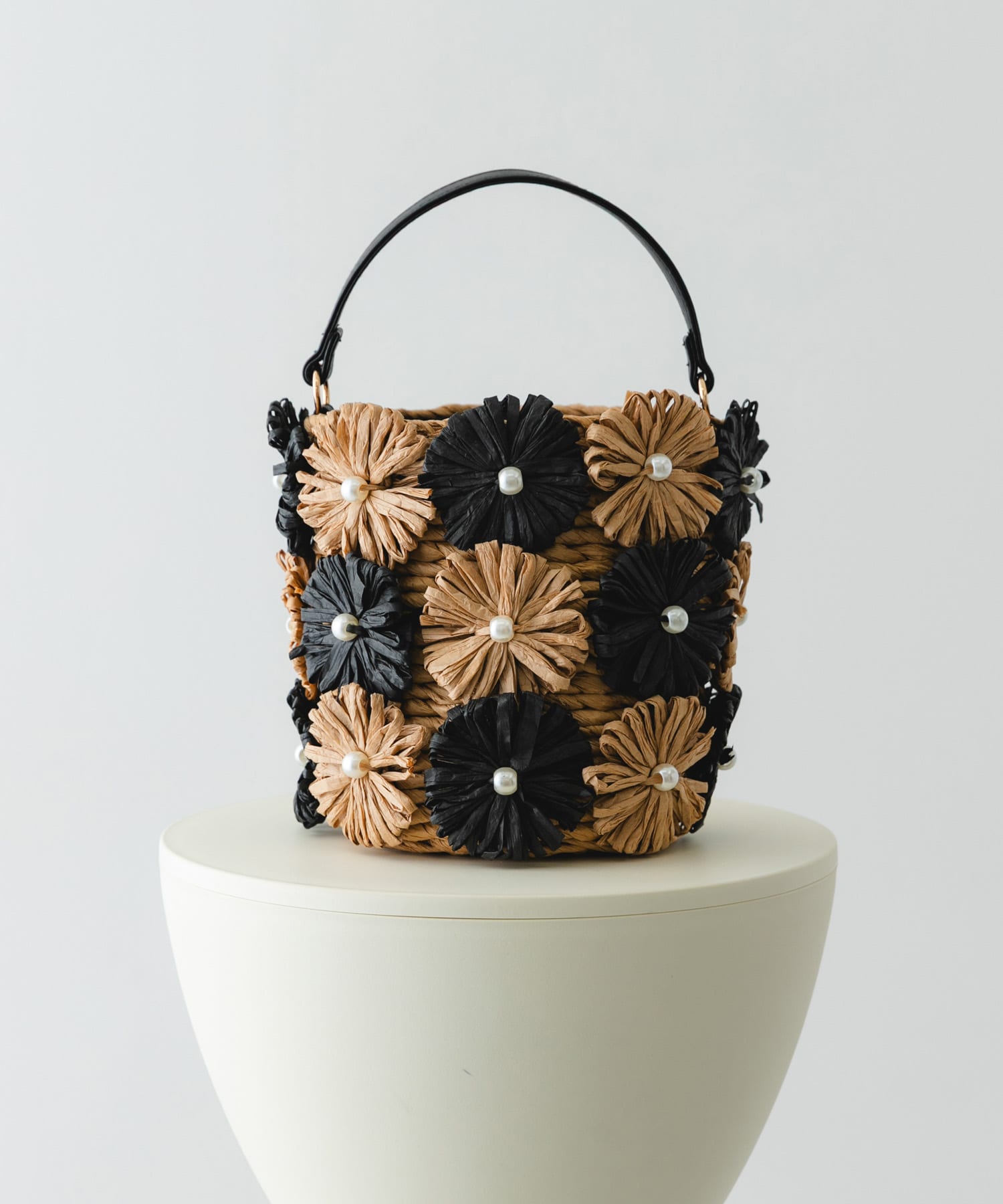 フラワーモチーフ雑材バケツバッグ