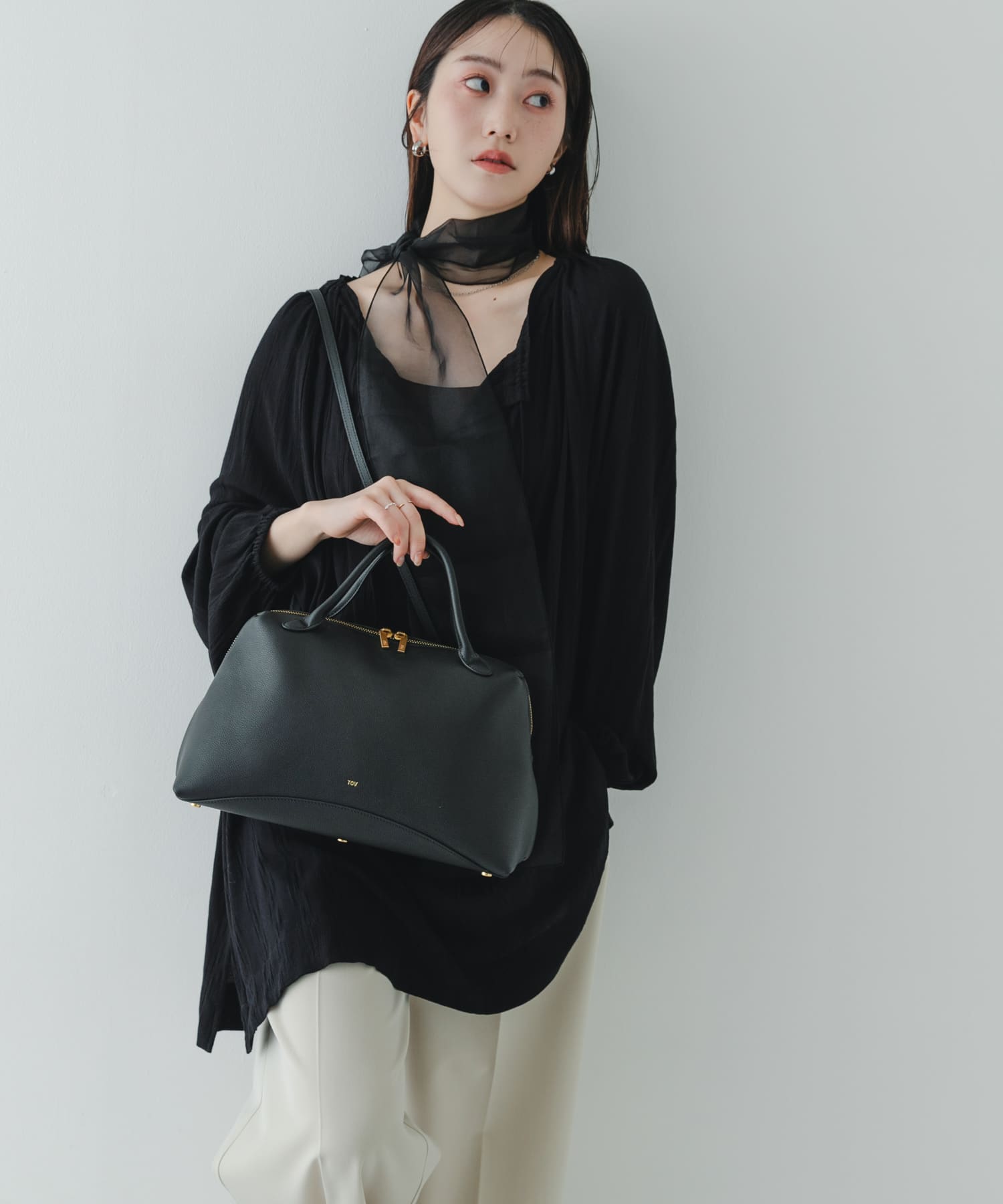 tov　BRANCHIE M BLACK -