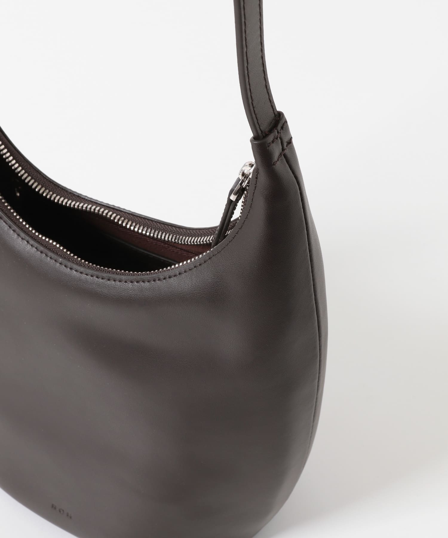 ROH Seoul MEDIUM AROUND HOBO BAG(- BLACK): バッグ｜URBAN RESEARCH