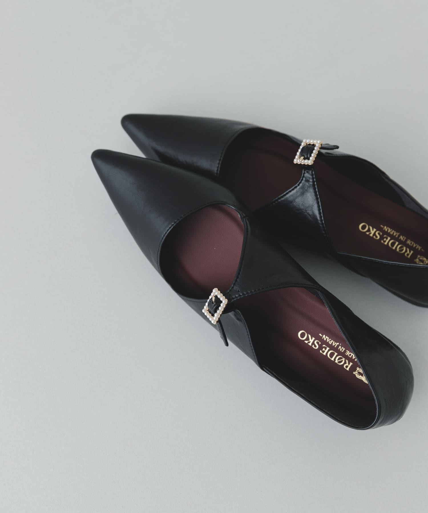 『MADE IN JAPAN』 パールポインテッドパンプス