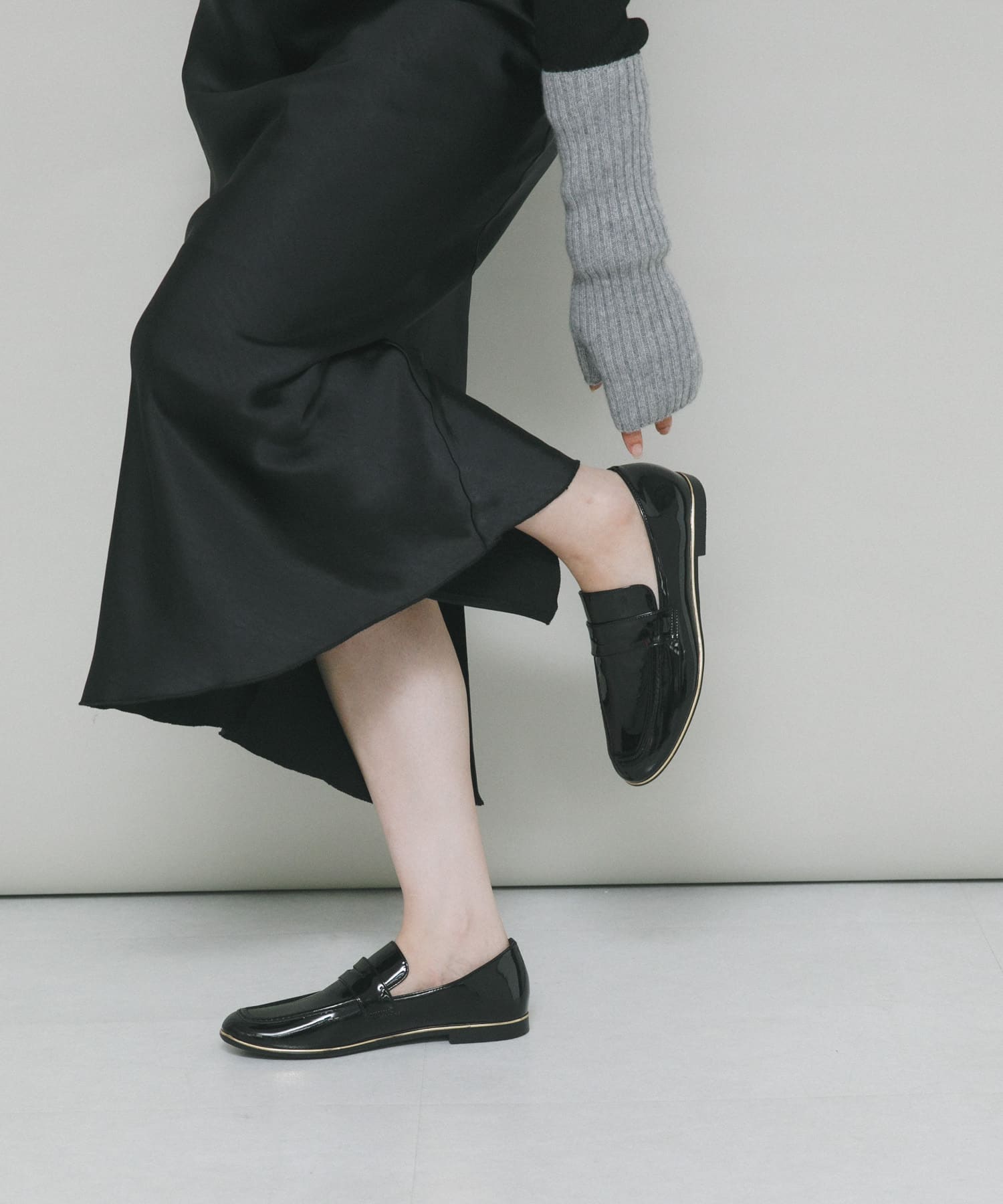 『WEB限定』『MADE IN JAPAN』 ゴールドピースローファー