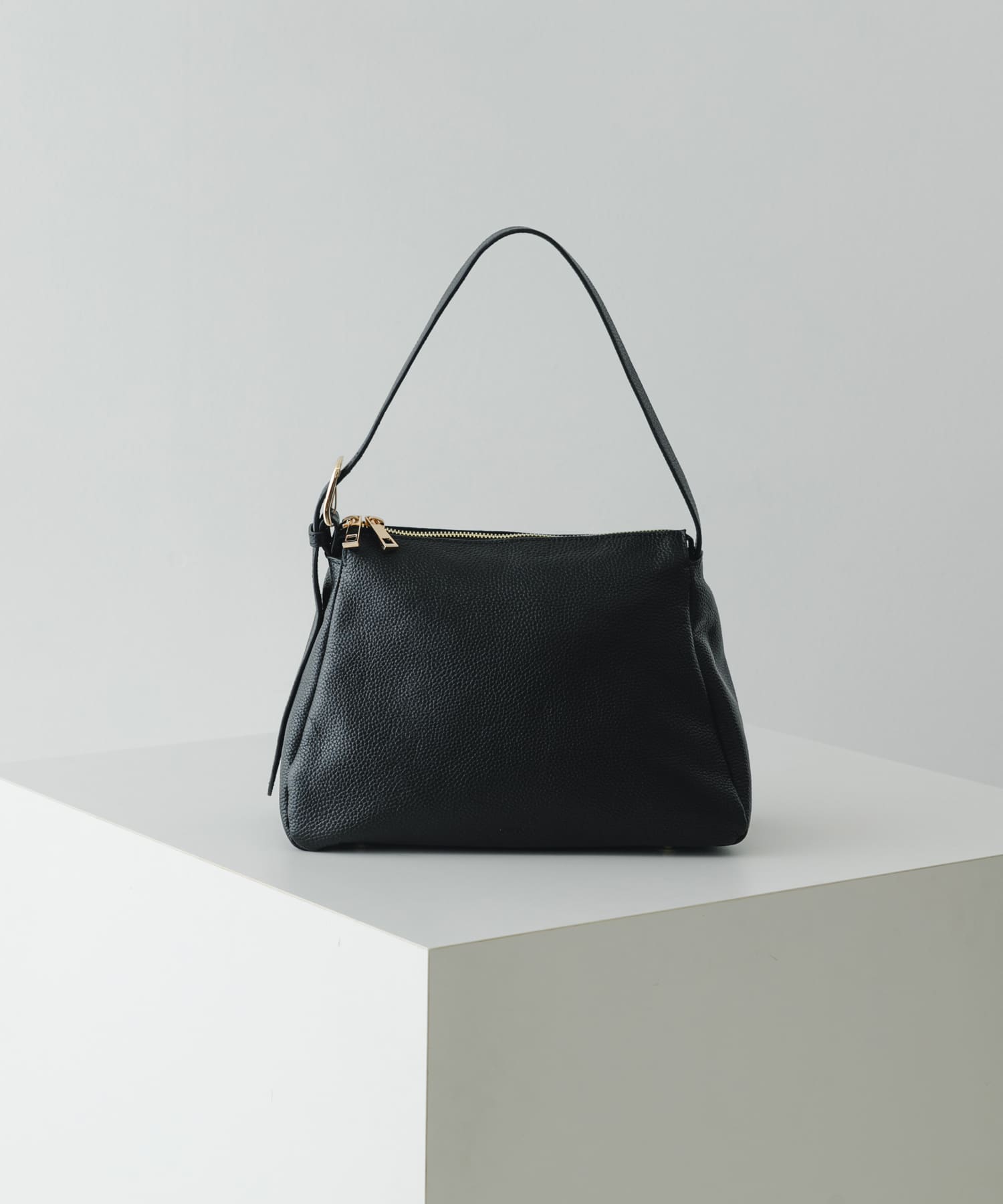 レザーワンハンドルバッグ BLACK -