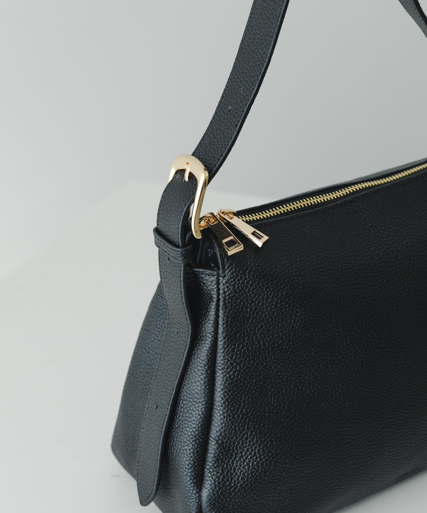 レザーワンハンドルバッグ BLACK -