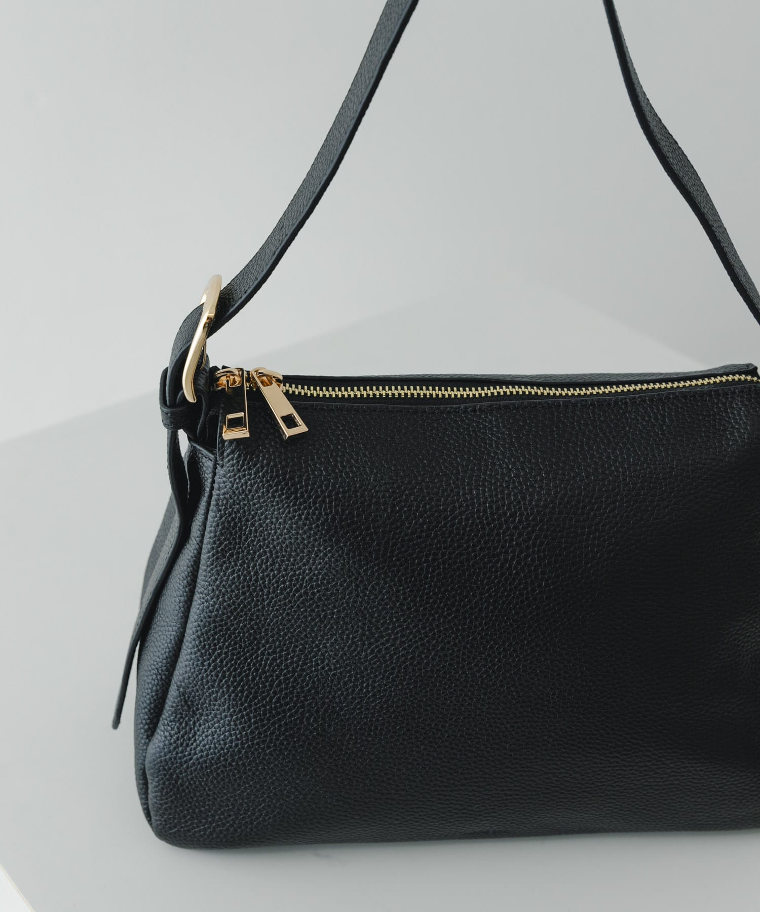 レザーワンハンドルバッグ BLACK -