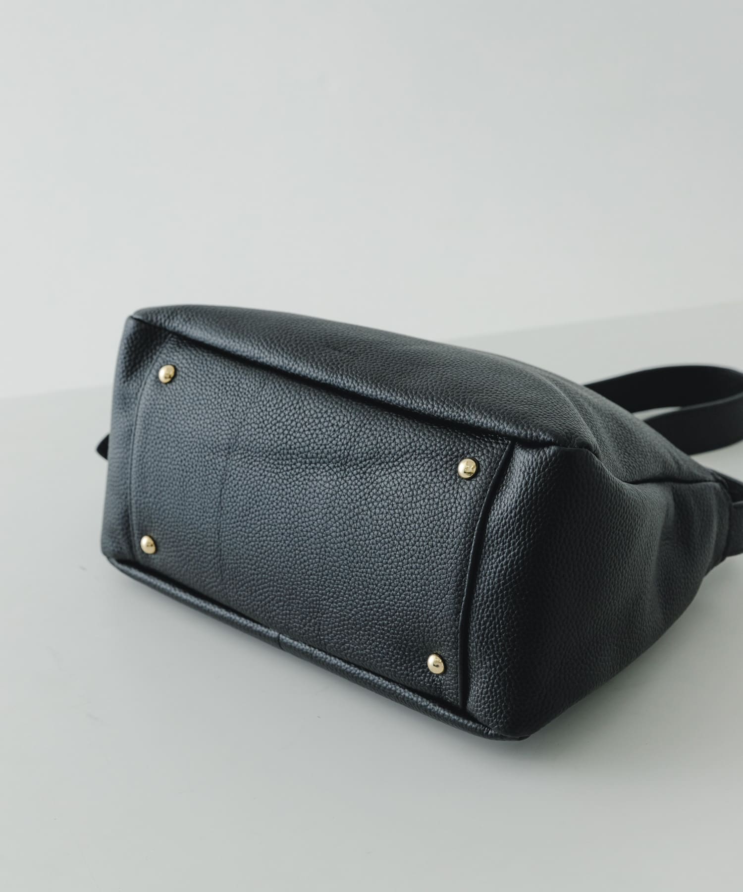 レザーワンハンドルバッグ BLACK -
