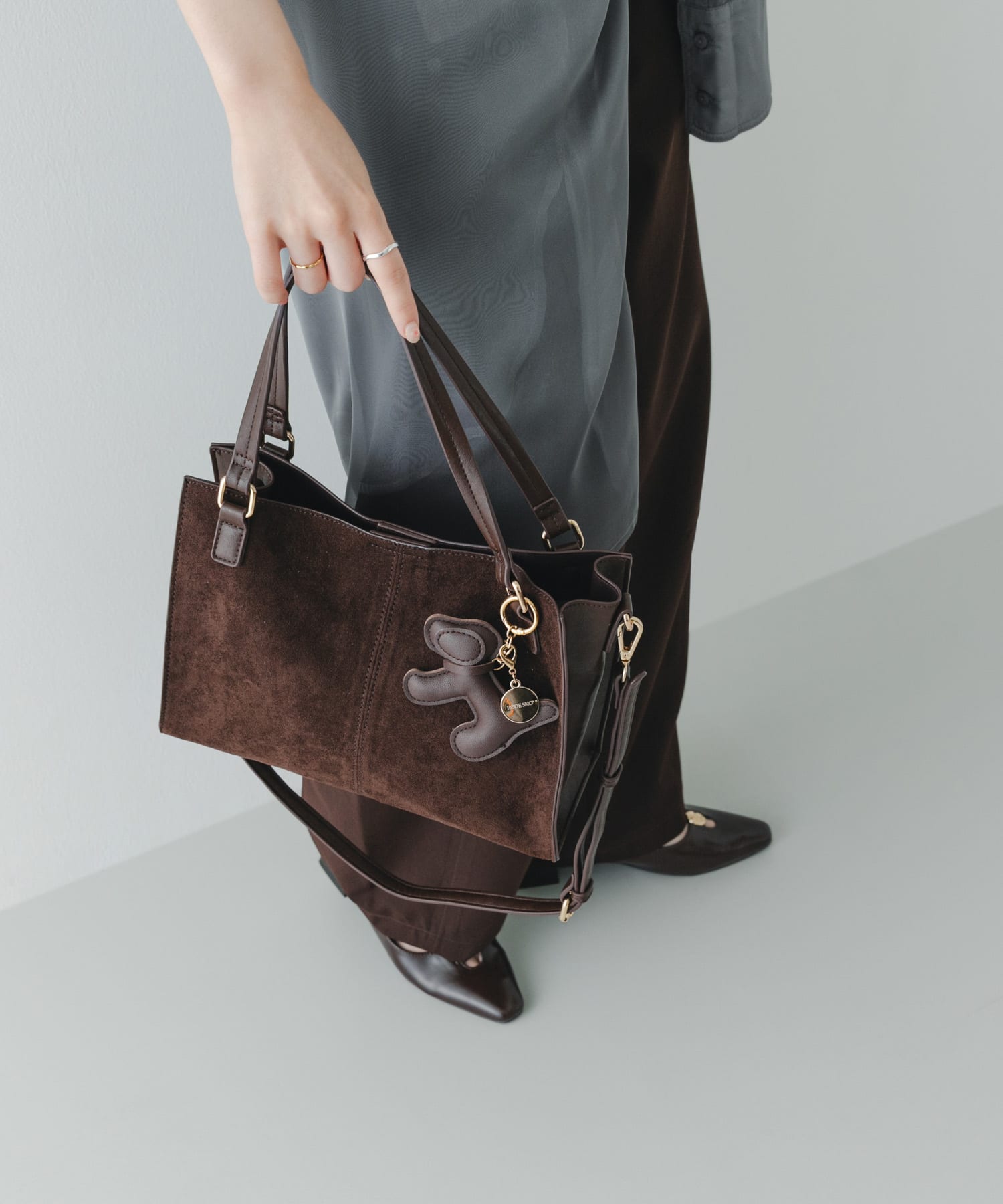 DARK BROWN