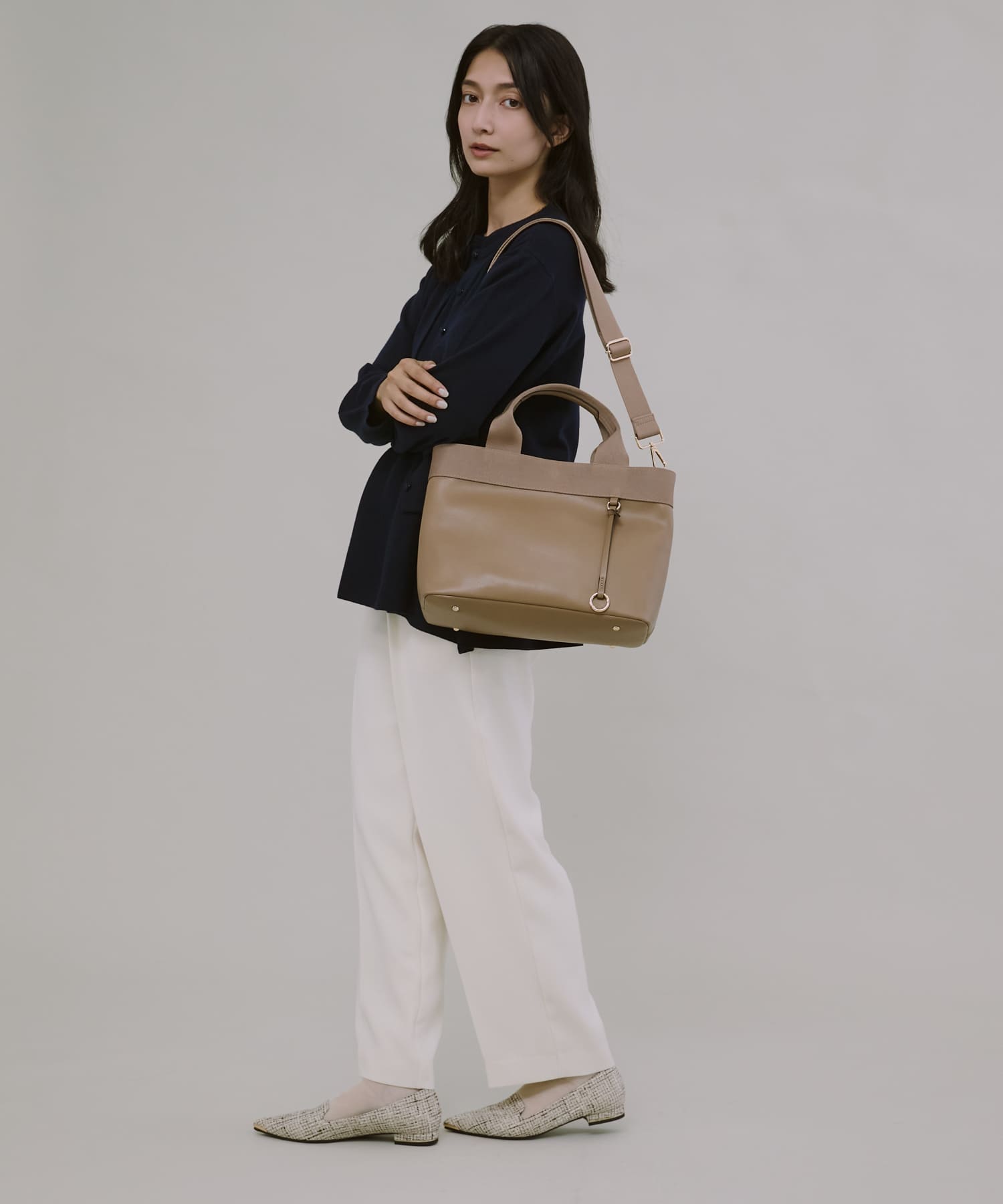 テープデザインA4トートバッグ BEIGE -