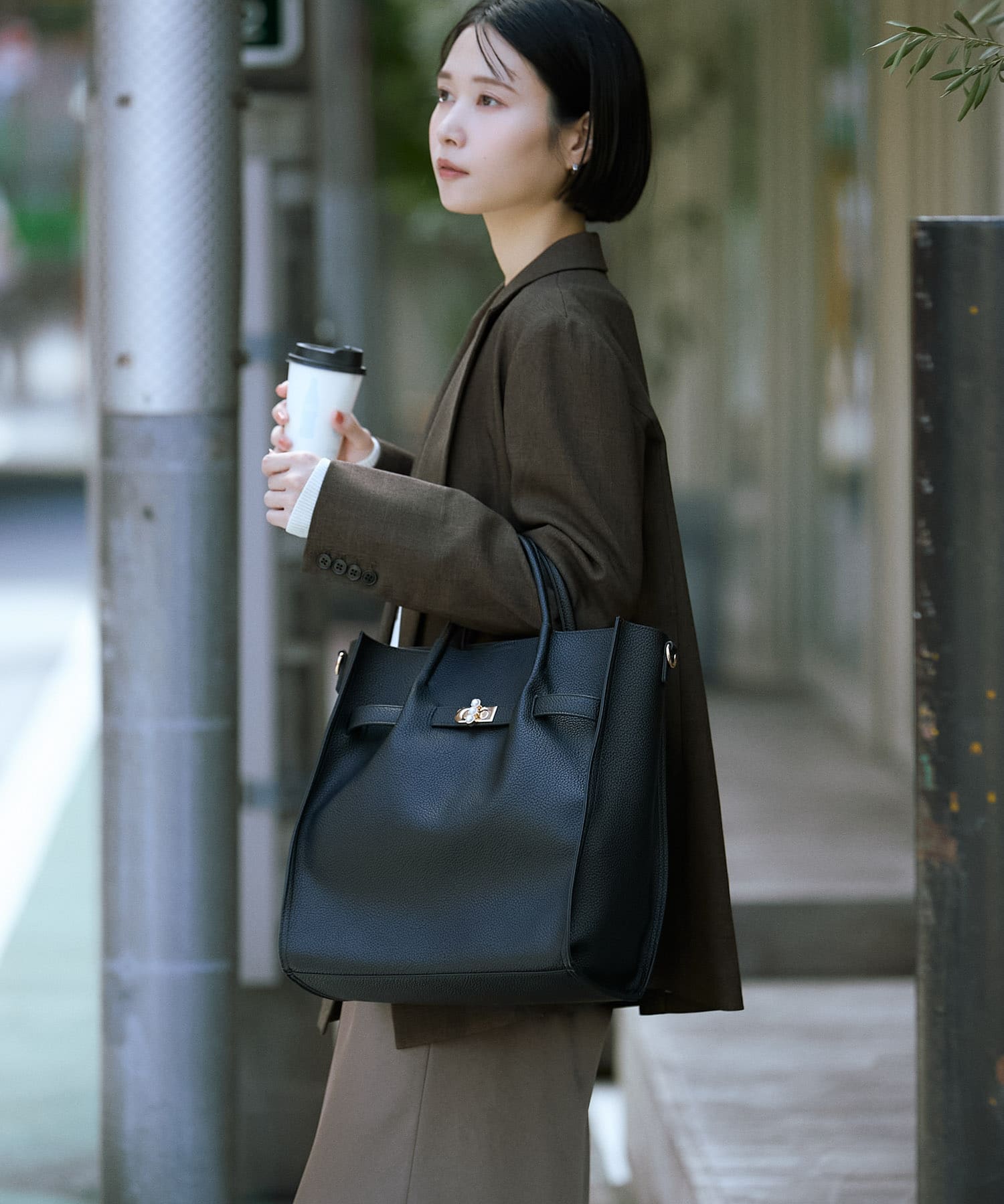 パールバー2WAYA4トートバッグ BLACK One