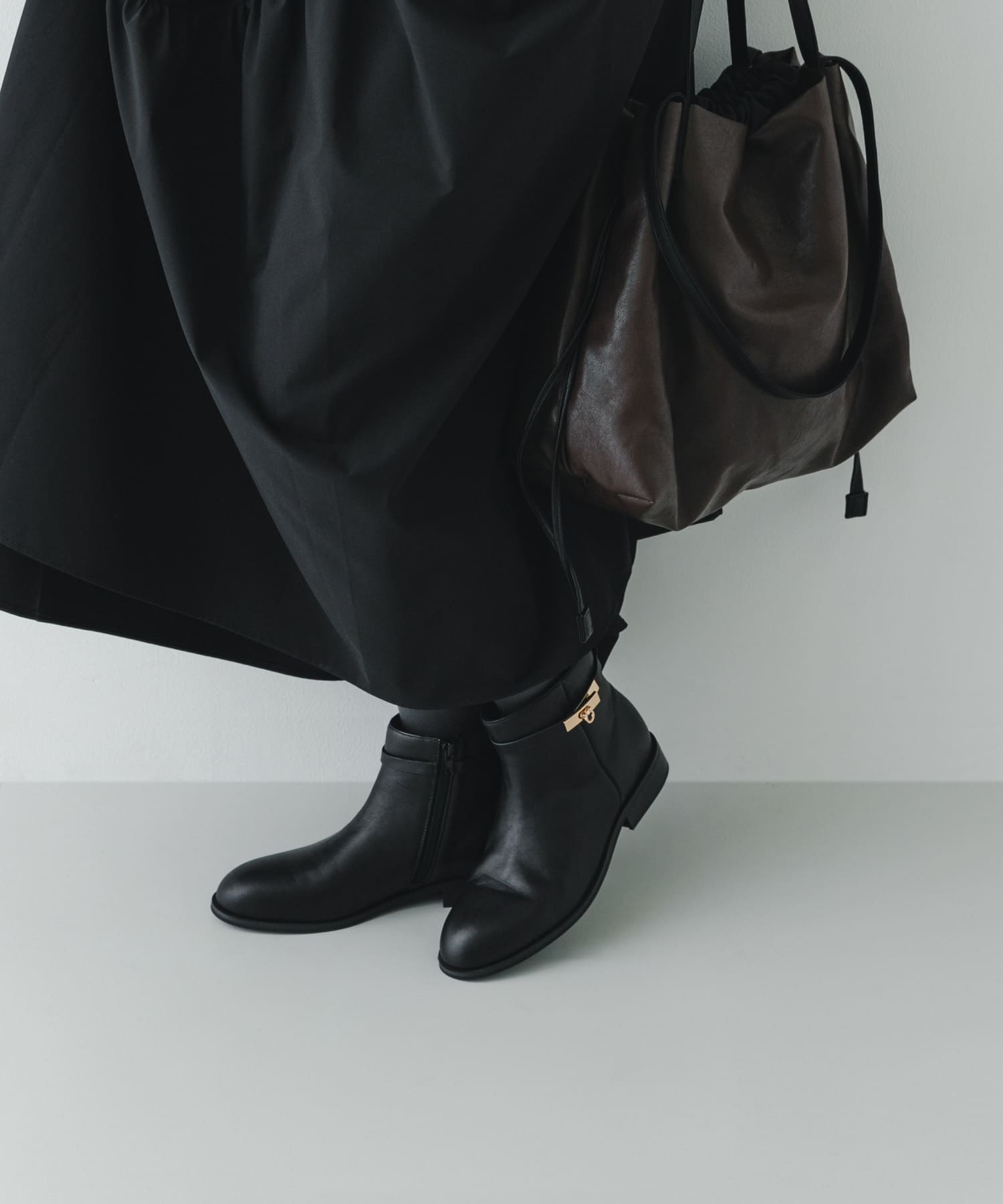レザーベルトショートブーツ BLACK 36