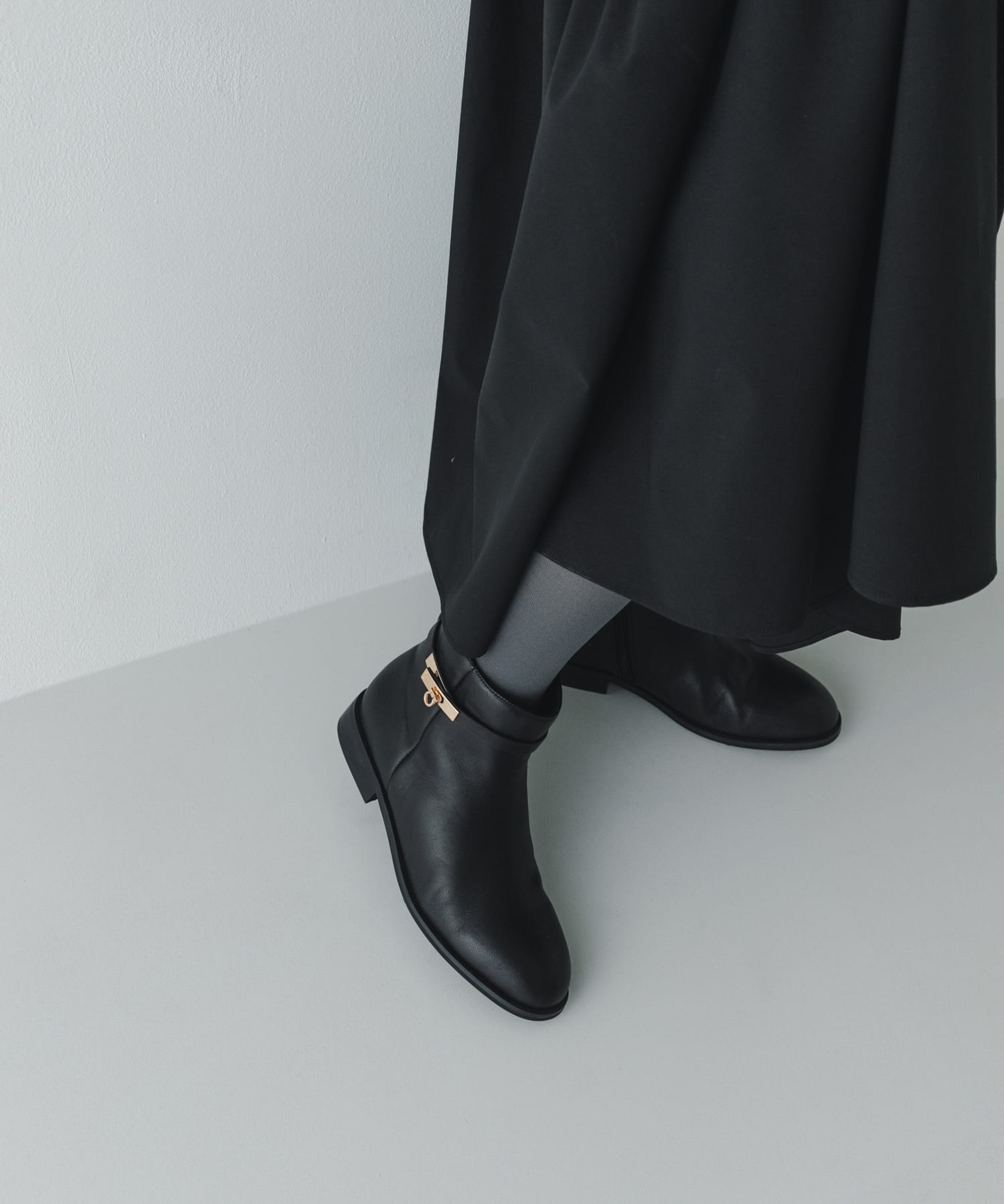レザーベルトショートブーツ BLACK 36
