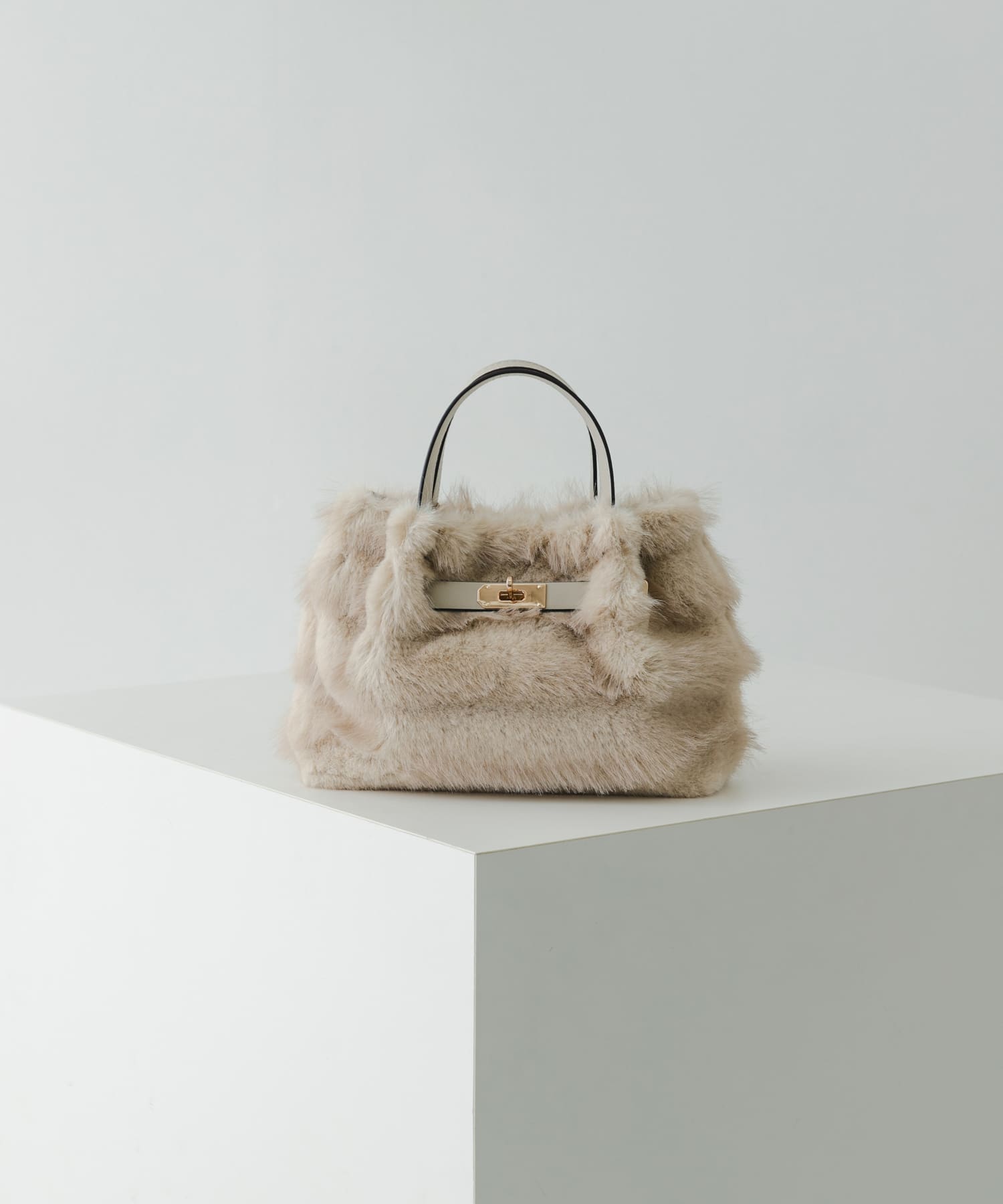 フラッフィーベルトバッグ BEIGE -