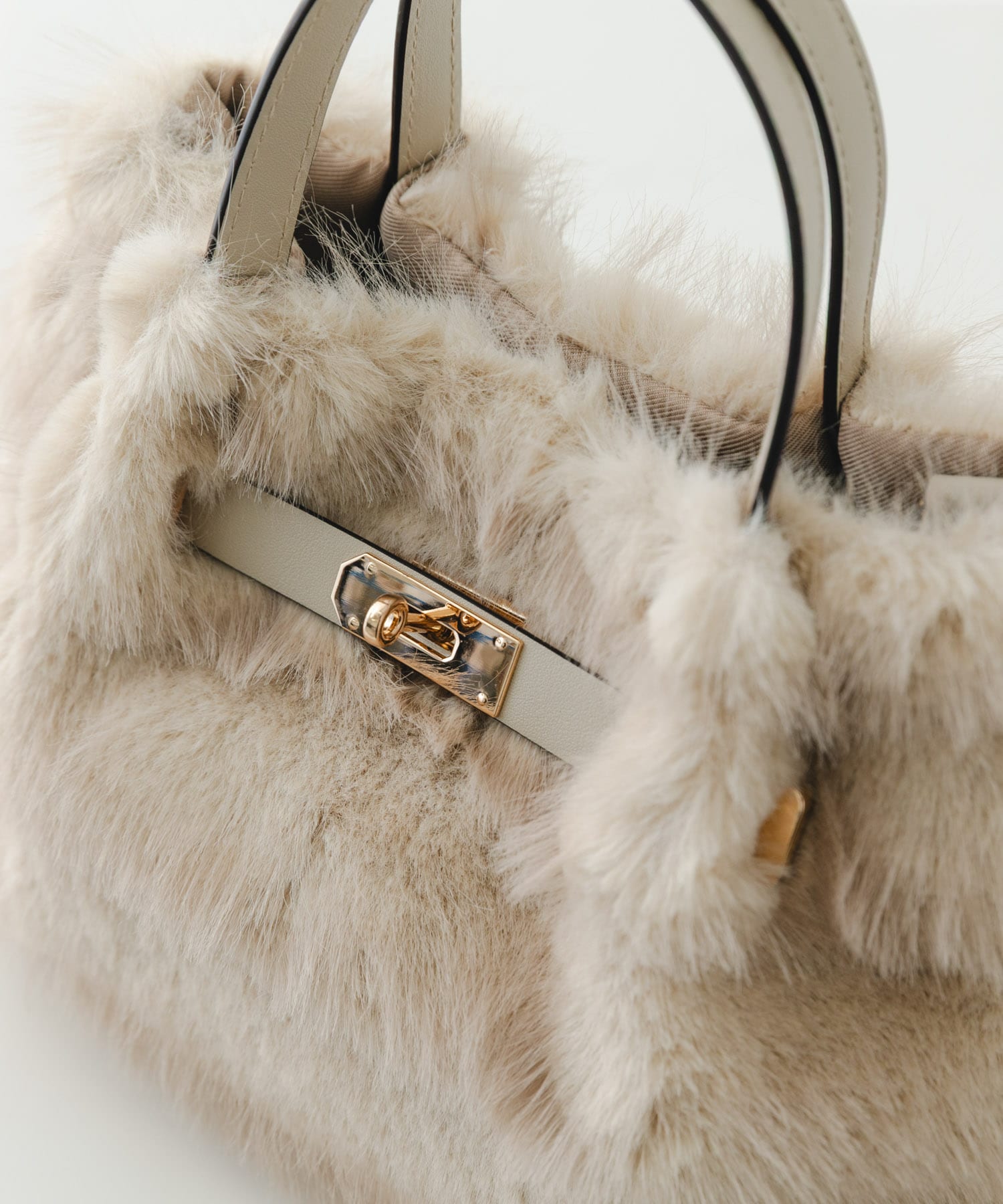 フラッフィーベルトバッグ BEIGE -