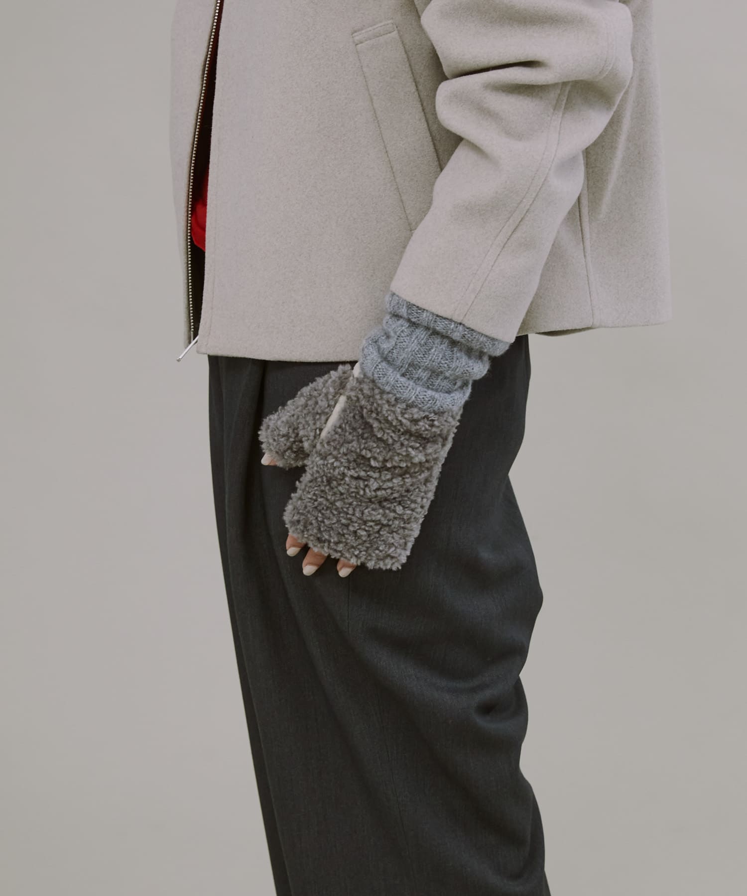 GRAY
