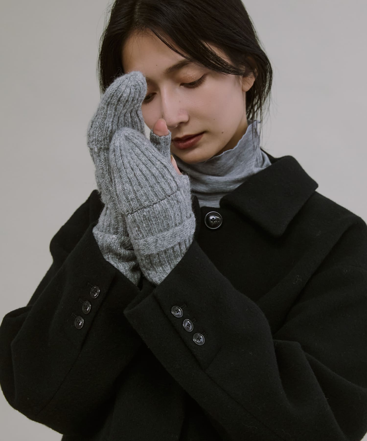 GRAY