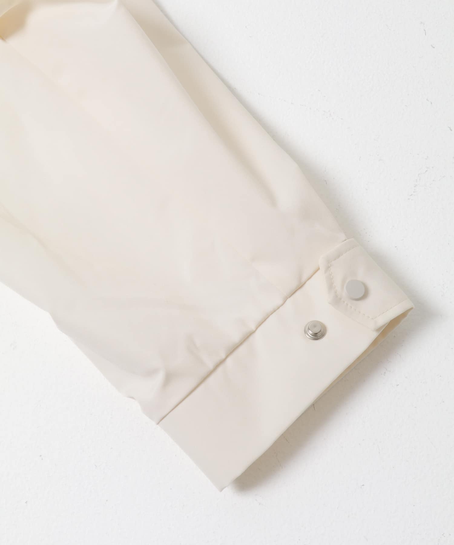 ELENDEEK　DRAWSTRING MOUNTAIN PARKA O.WHT Free